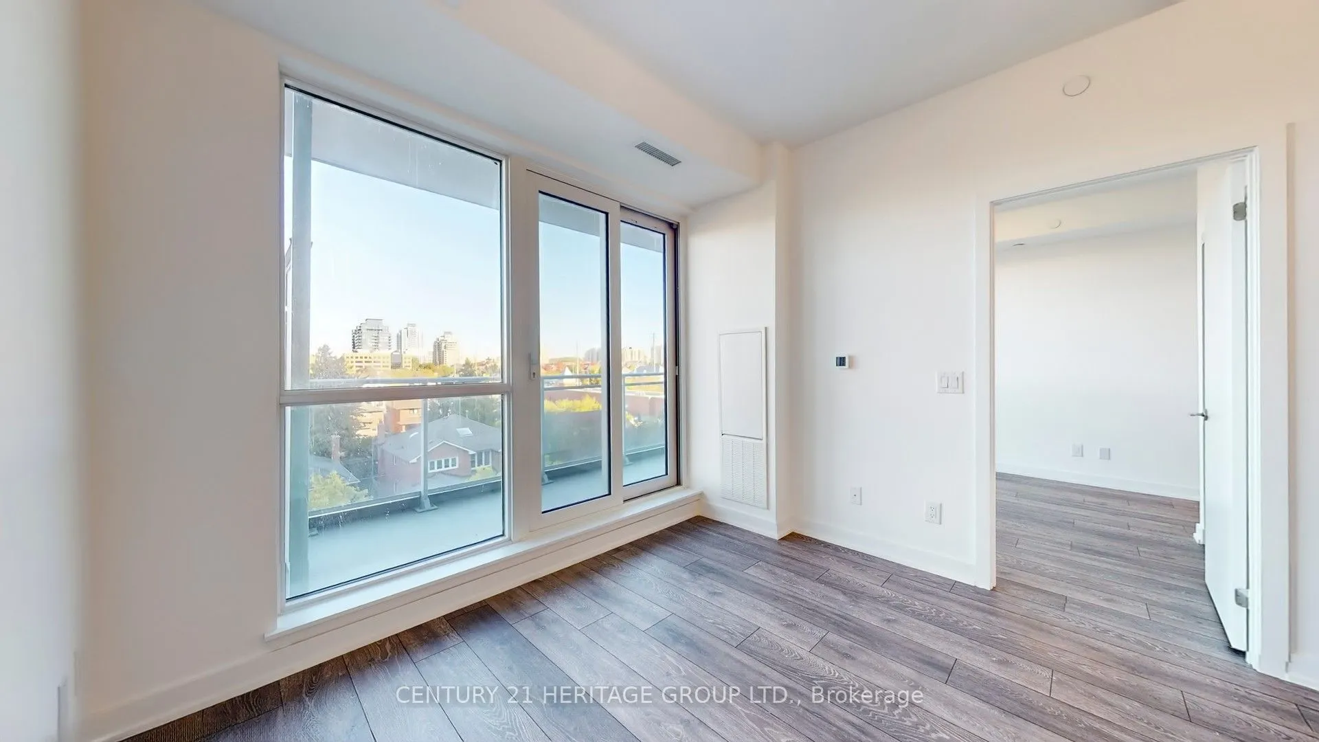 8888 Yonge Street N, #414