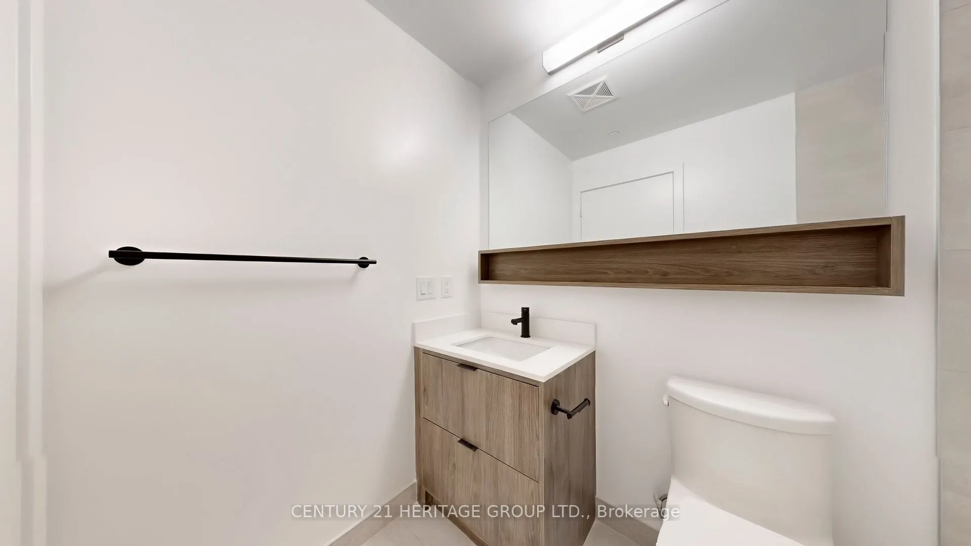 8888 Yonge Street N, #414
