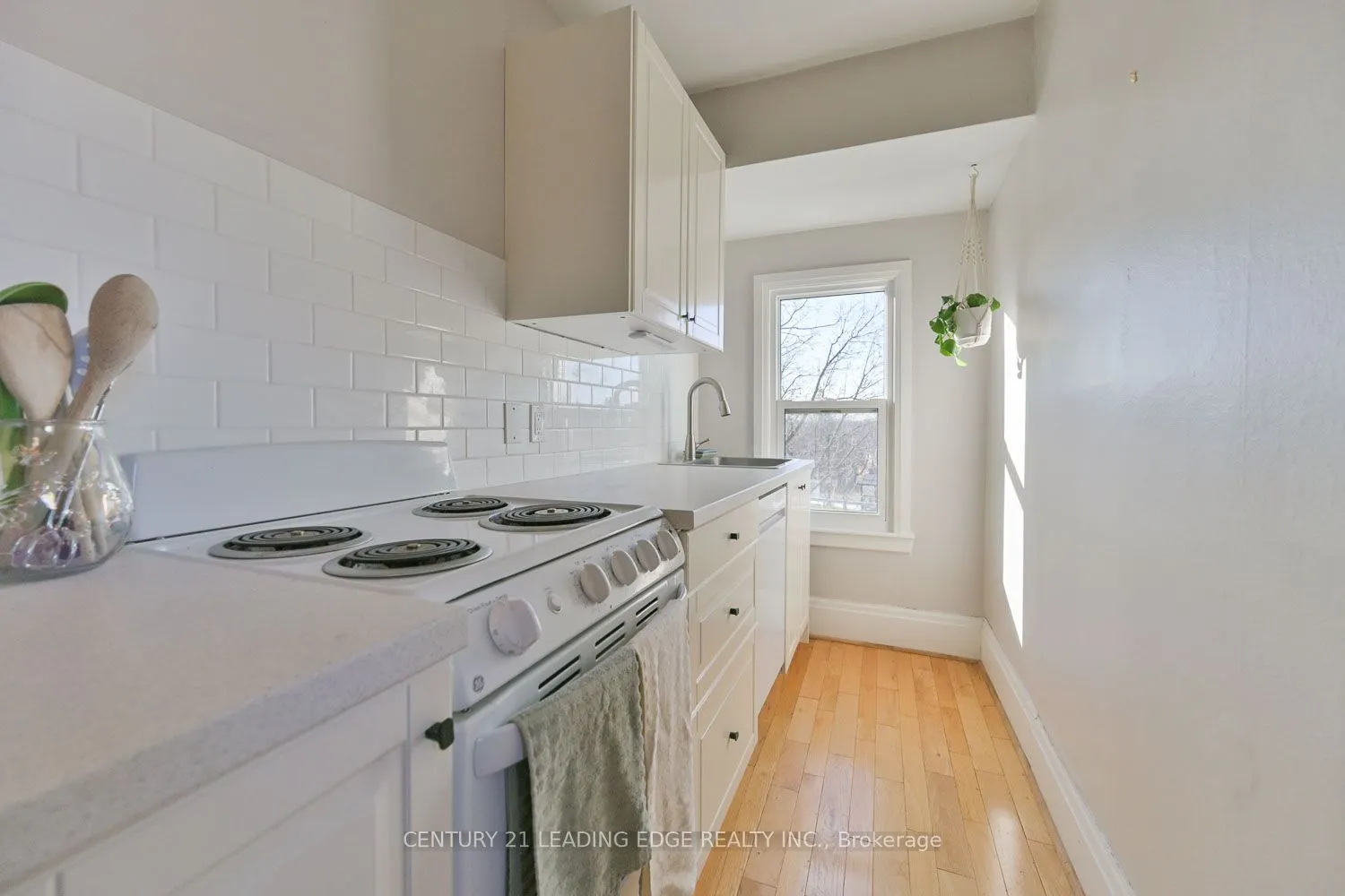 202 Main Street N