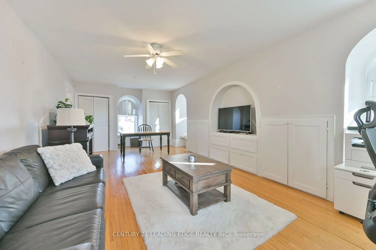202 Main Street N