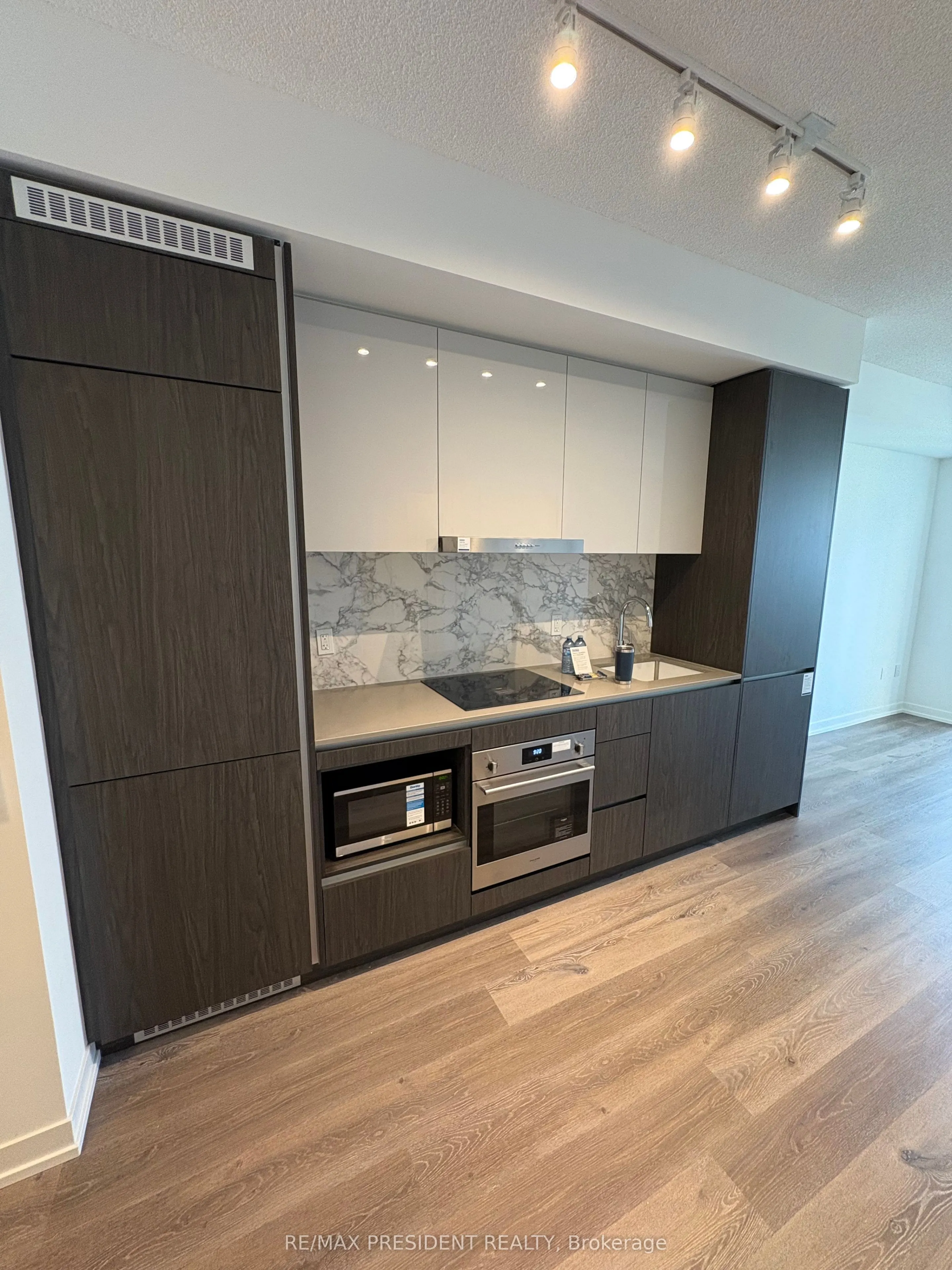28 Interchange Way, #4502