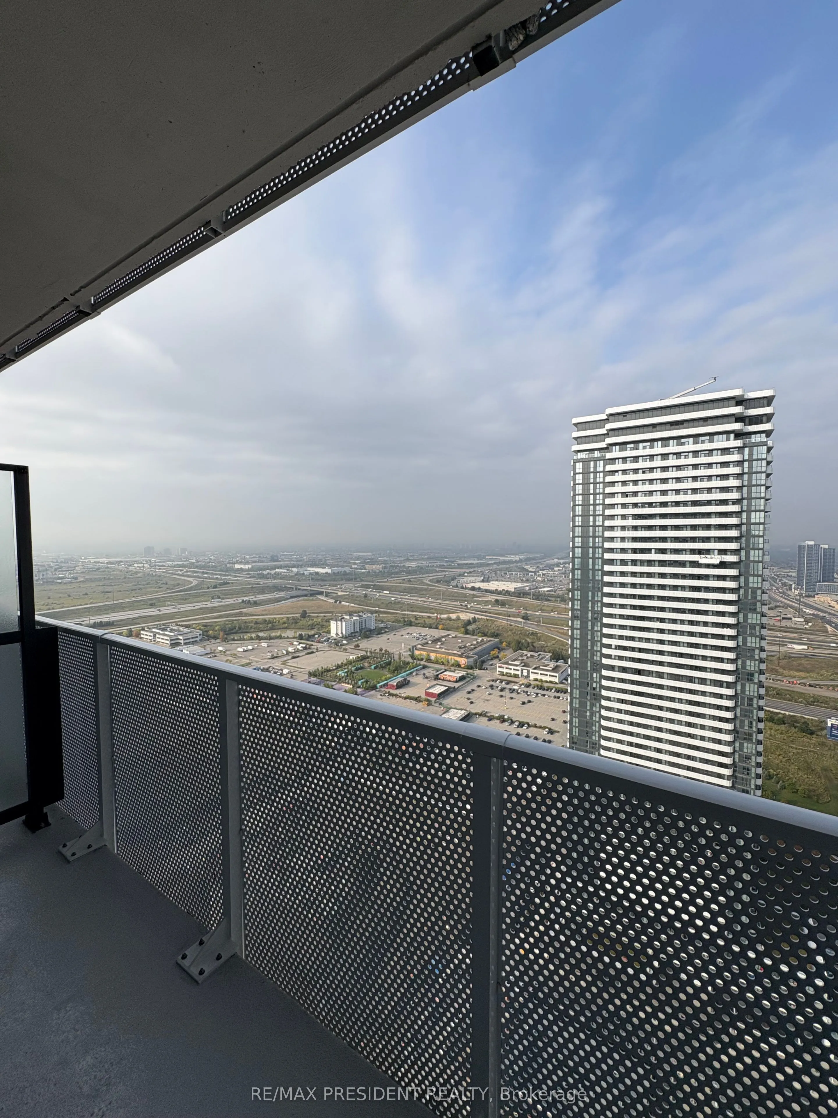 28 Interchange Way, #4502