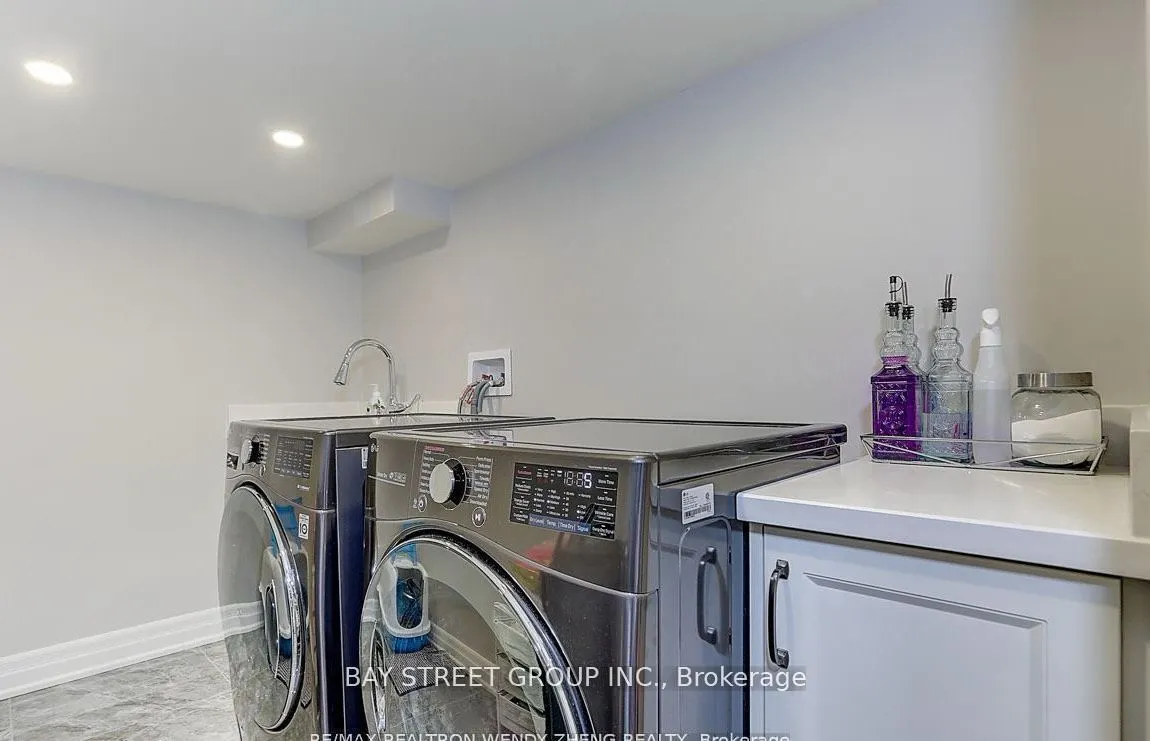 17 Ben Sinclair bs Street, #lower