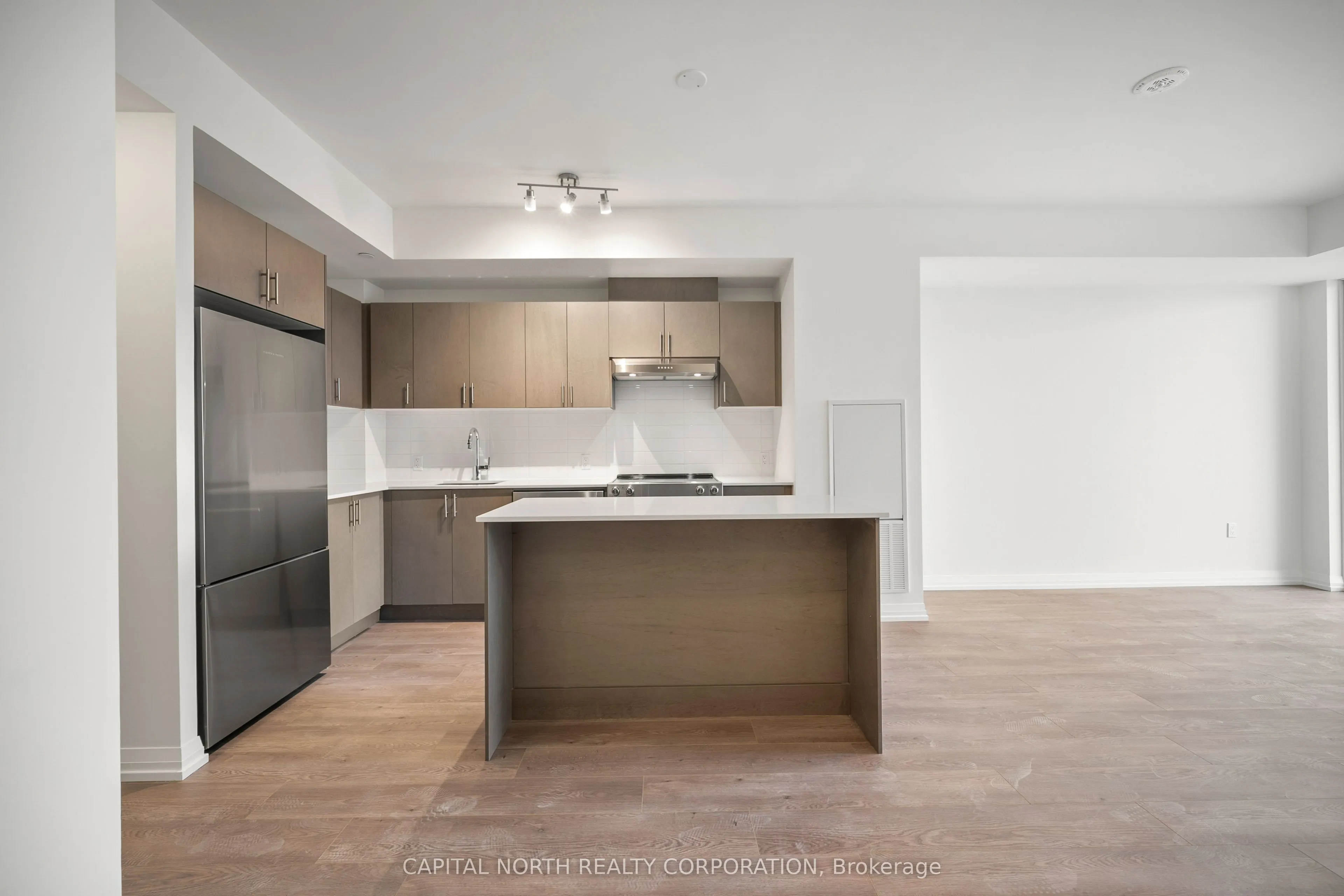 27 Korda Gate, #314