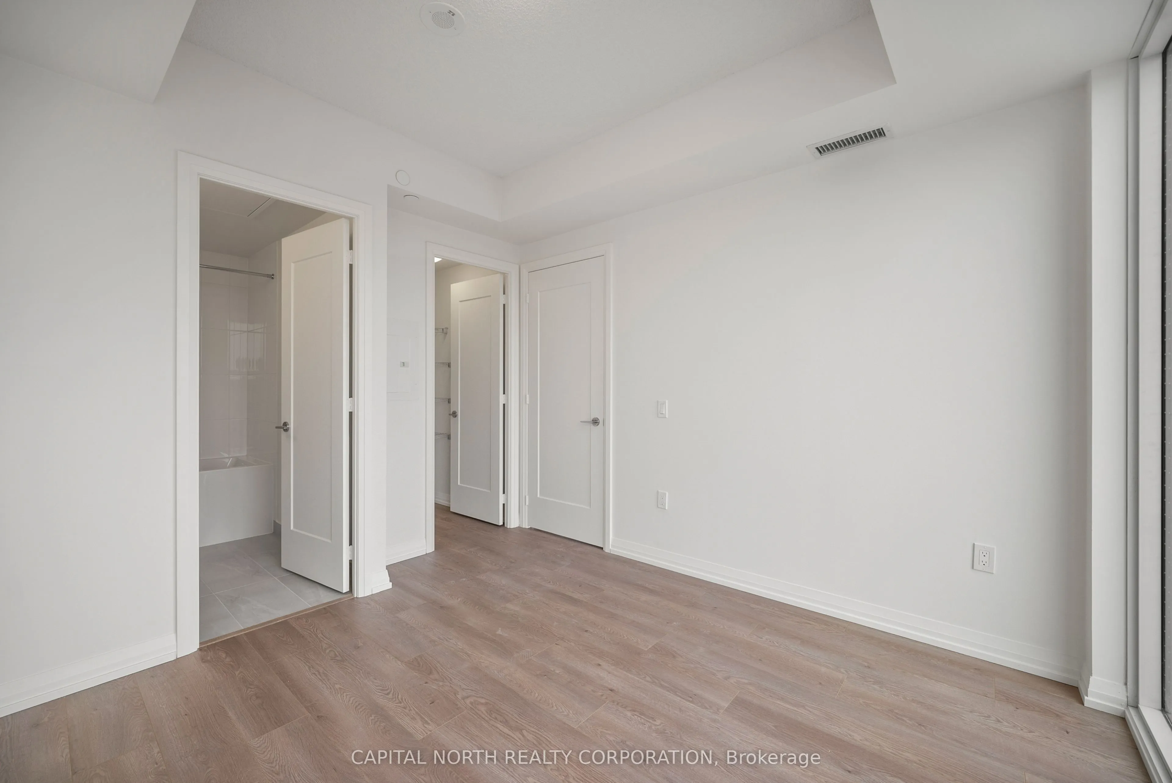 27 Korda Gate, #314