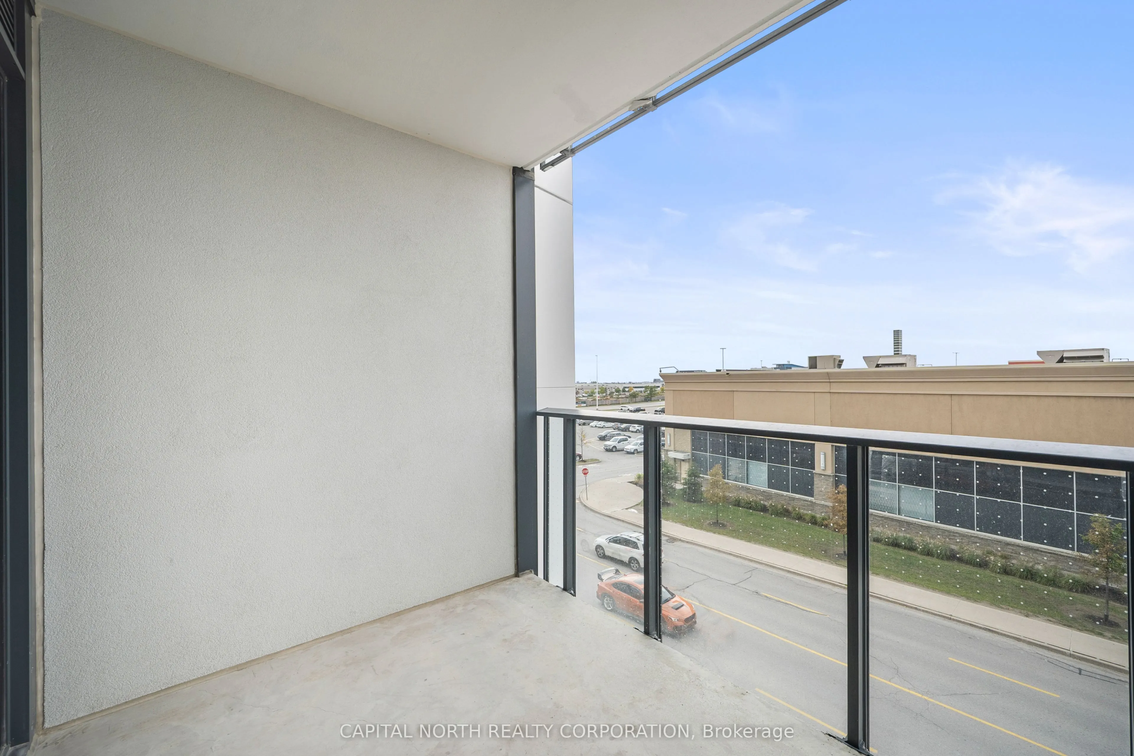 27 Korda Gate, #314
