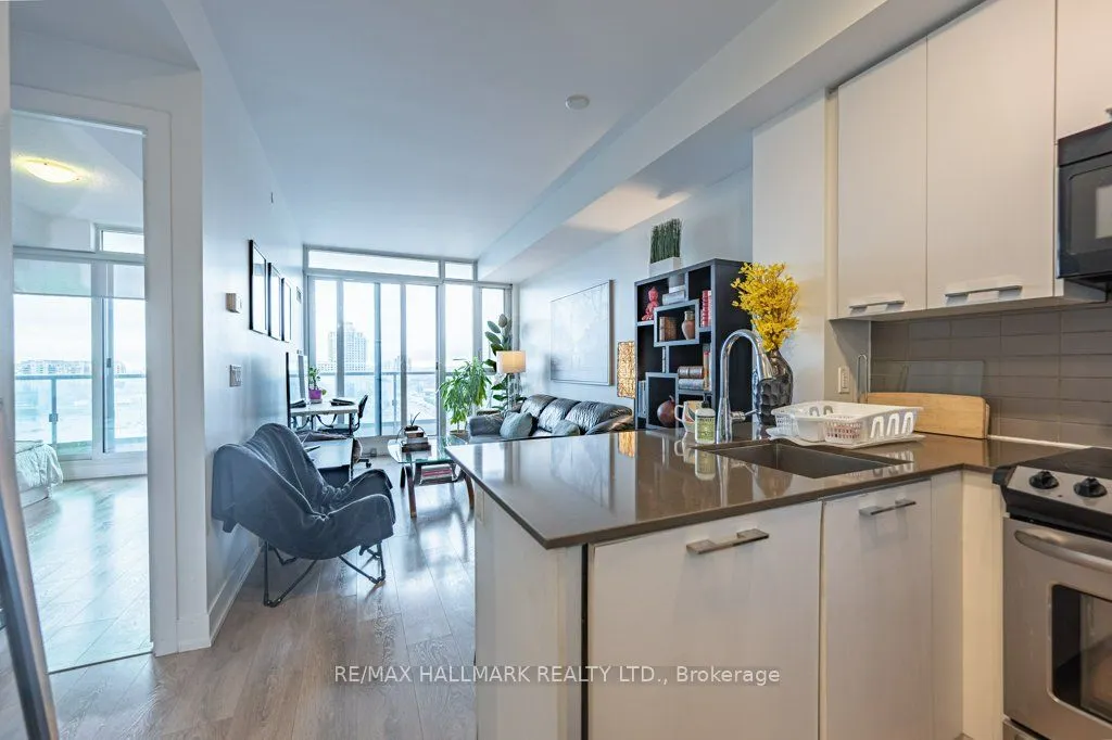 9471 Yonge Street, #1220