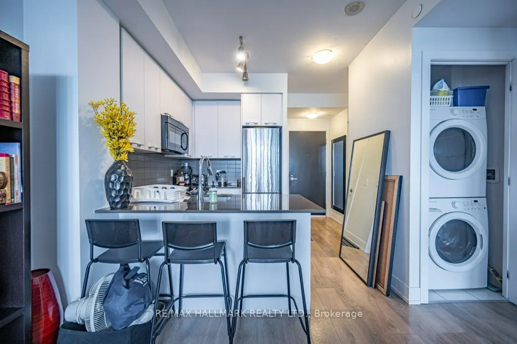9471 Yonge Street, #1220