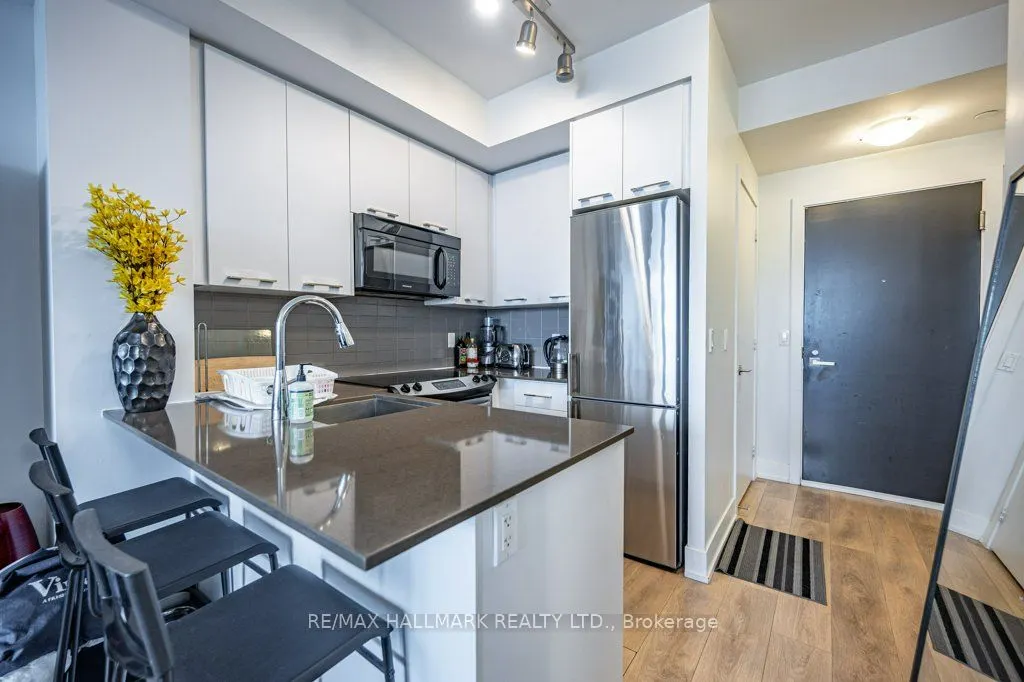 9471 Yonge Street, #1220