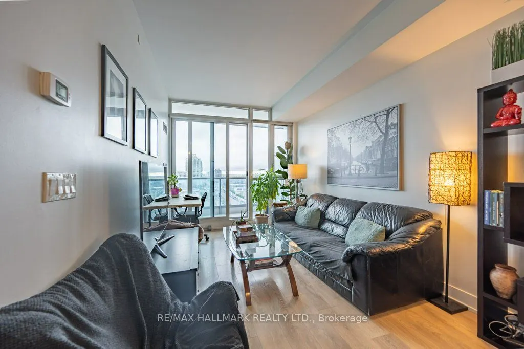 9471 Yonge Street, #1220