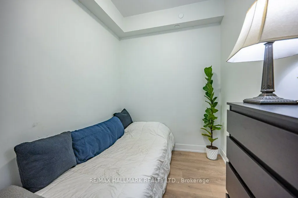9471 Yonge Street, #1220