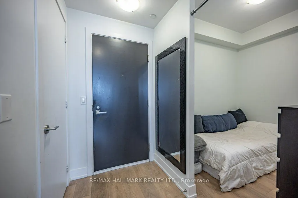 9471 Yonge Street, #1220