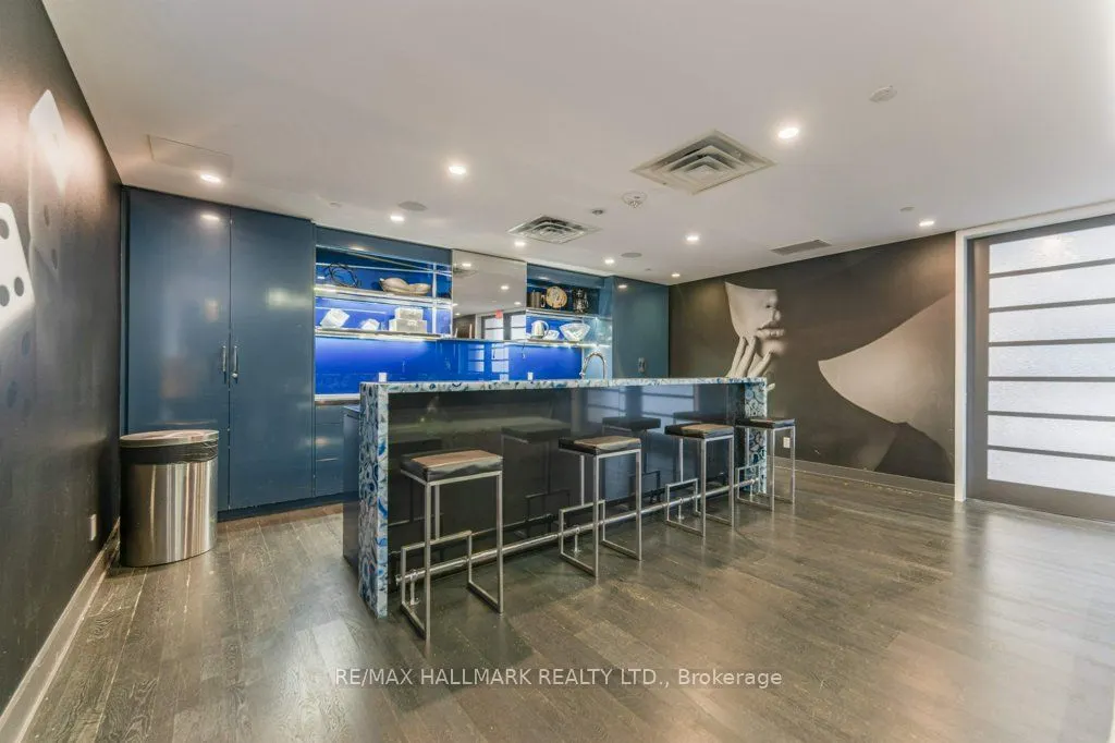 9471 Yonge Street, #1220