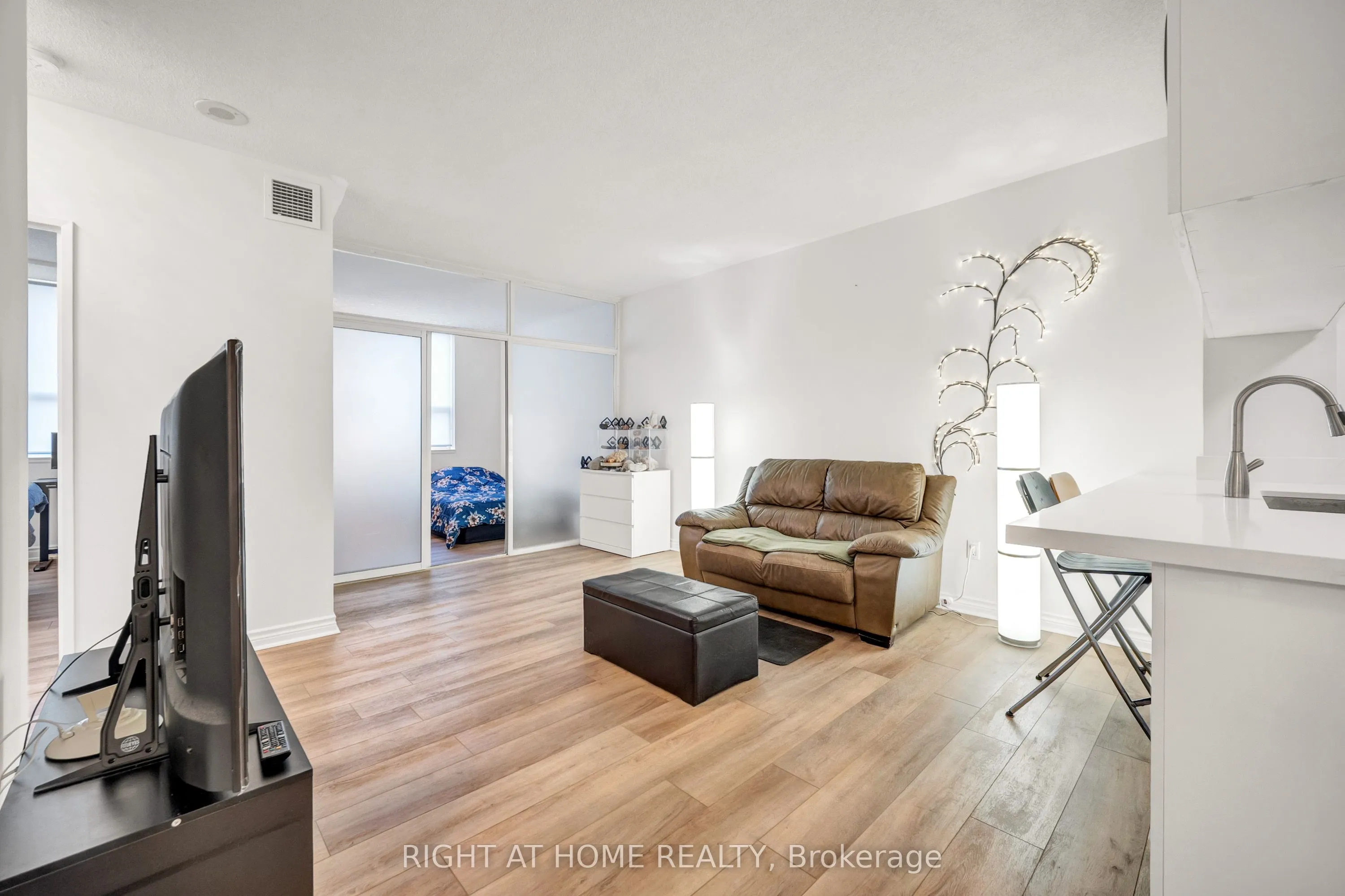 7398 Yonge Street, #107A