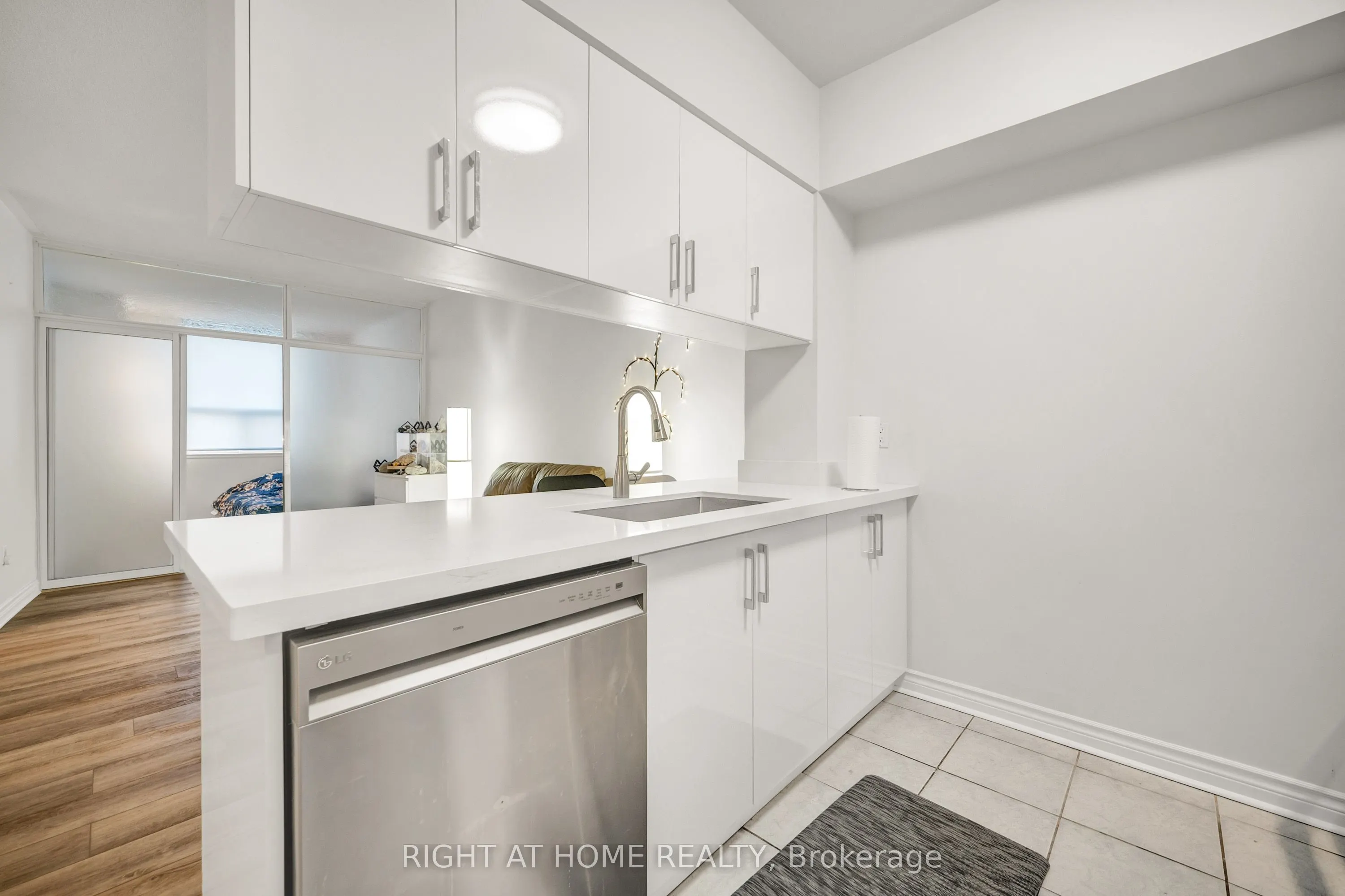 7398 Yonge Street, #107A