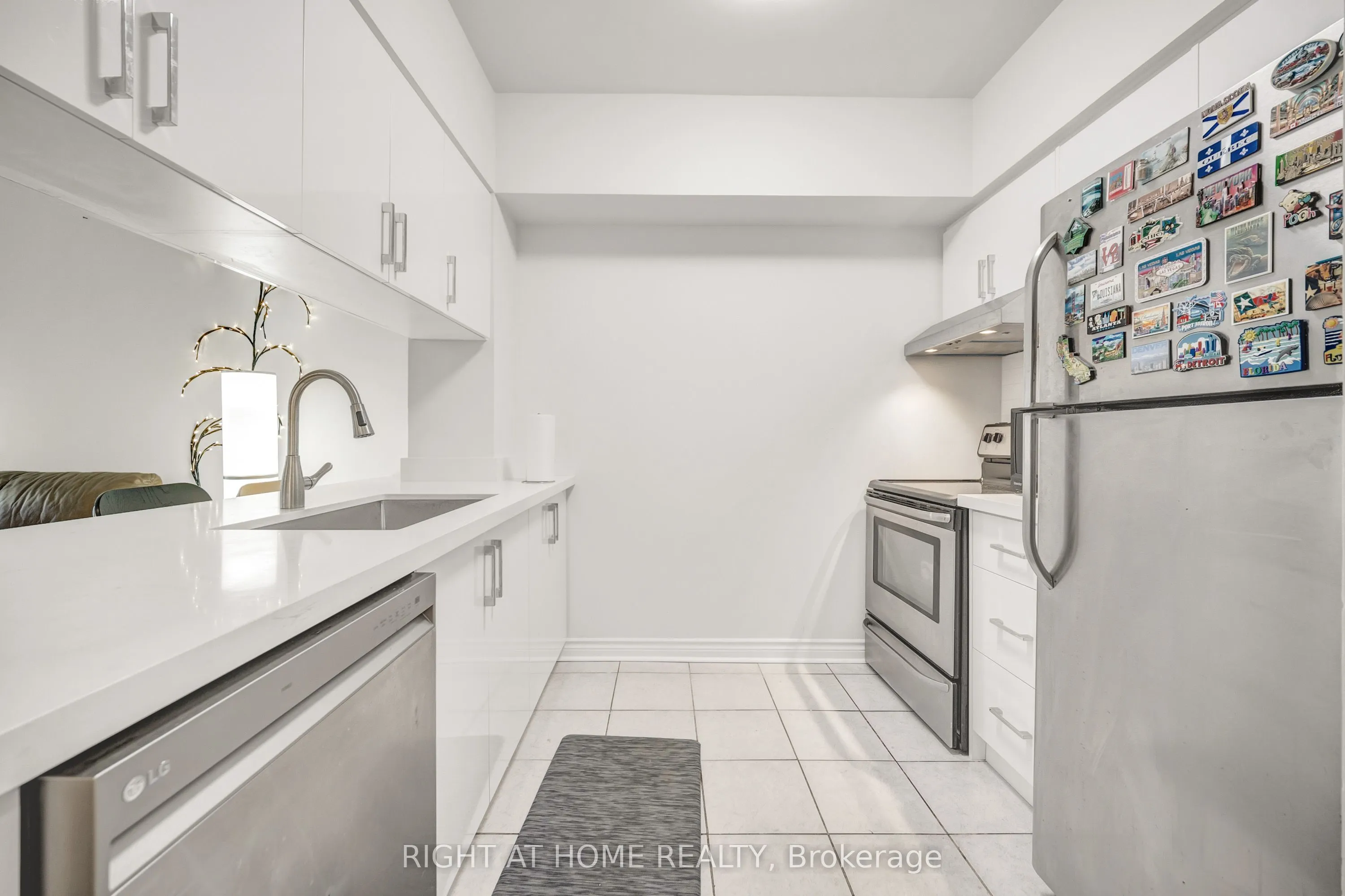 7398 Yonge Street, #107A