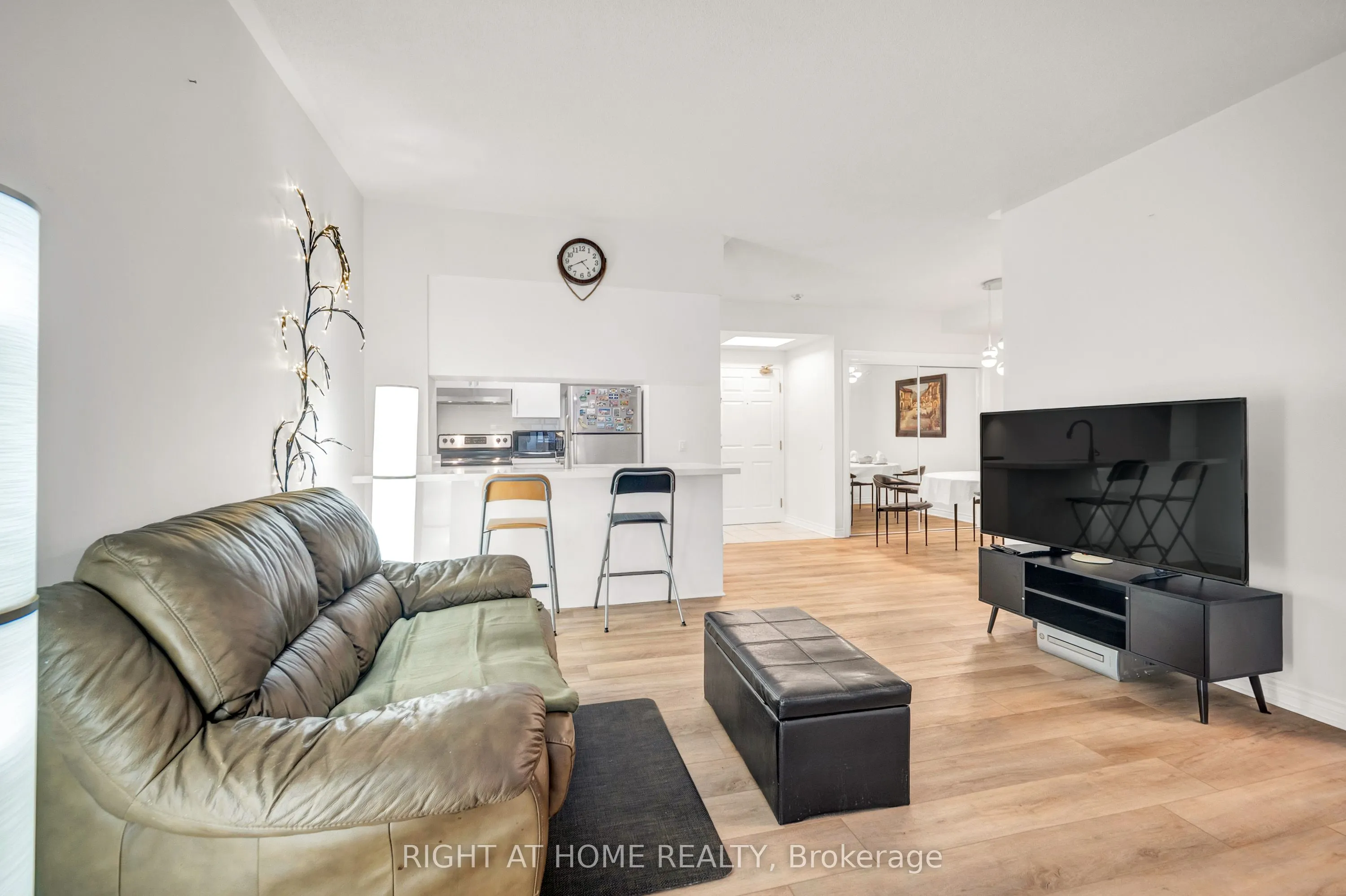 7398 Yonge Street, #107A
