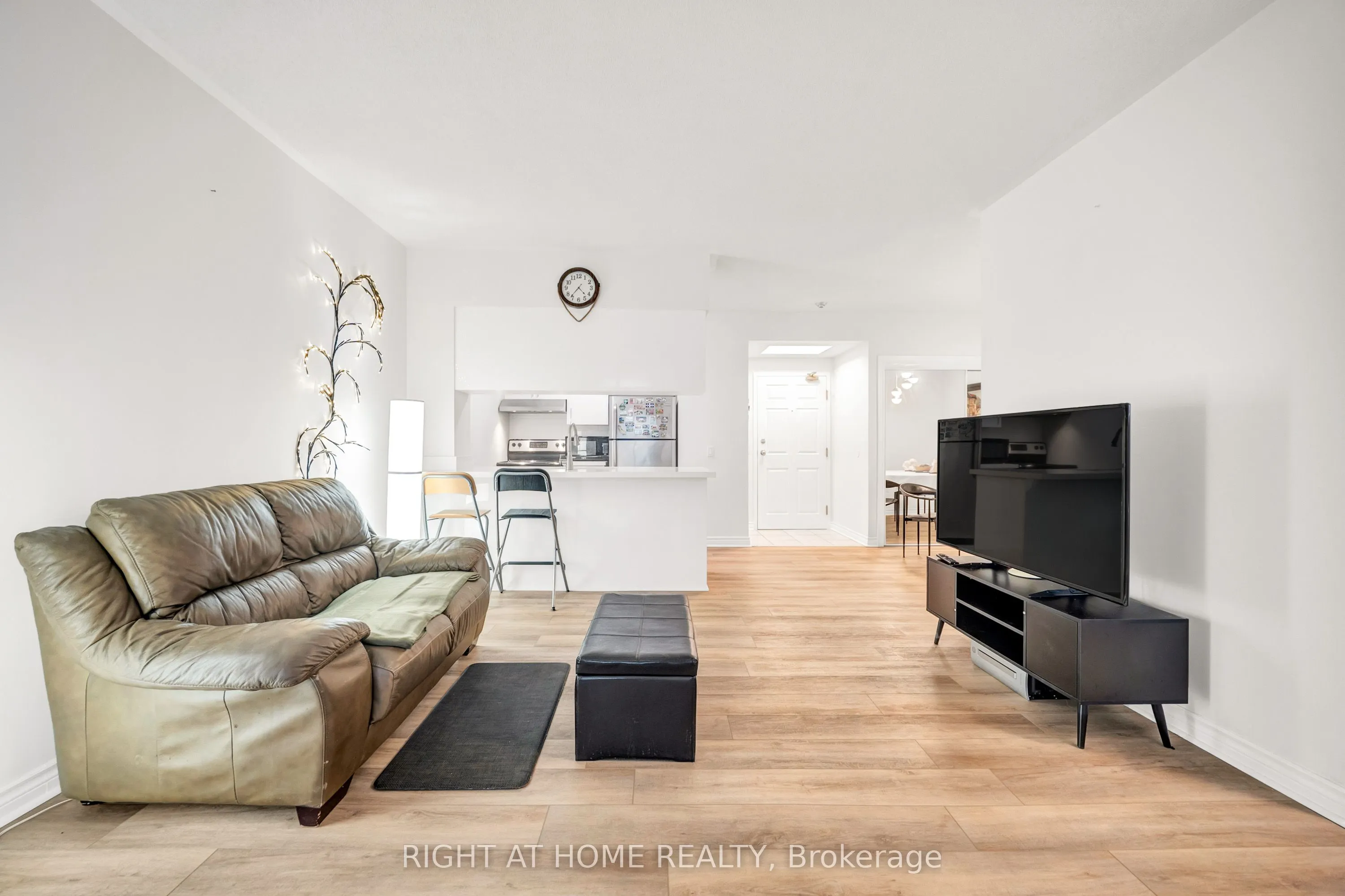 7398 Yonge Street, #107A