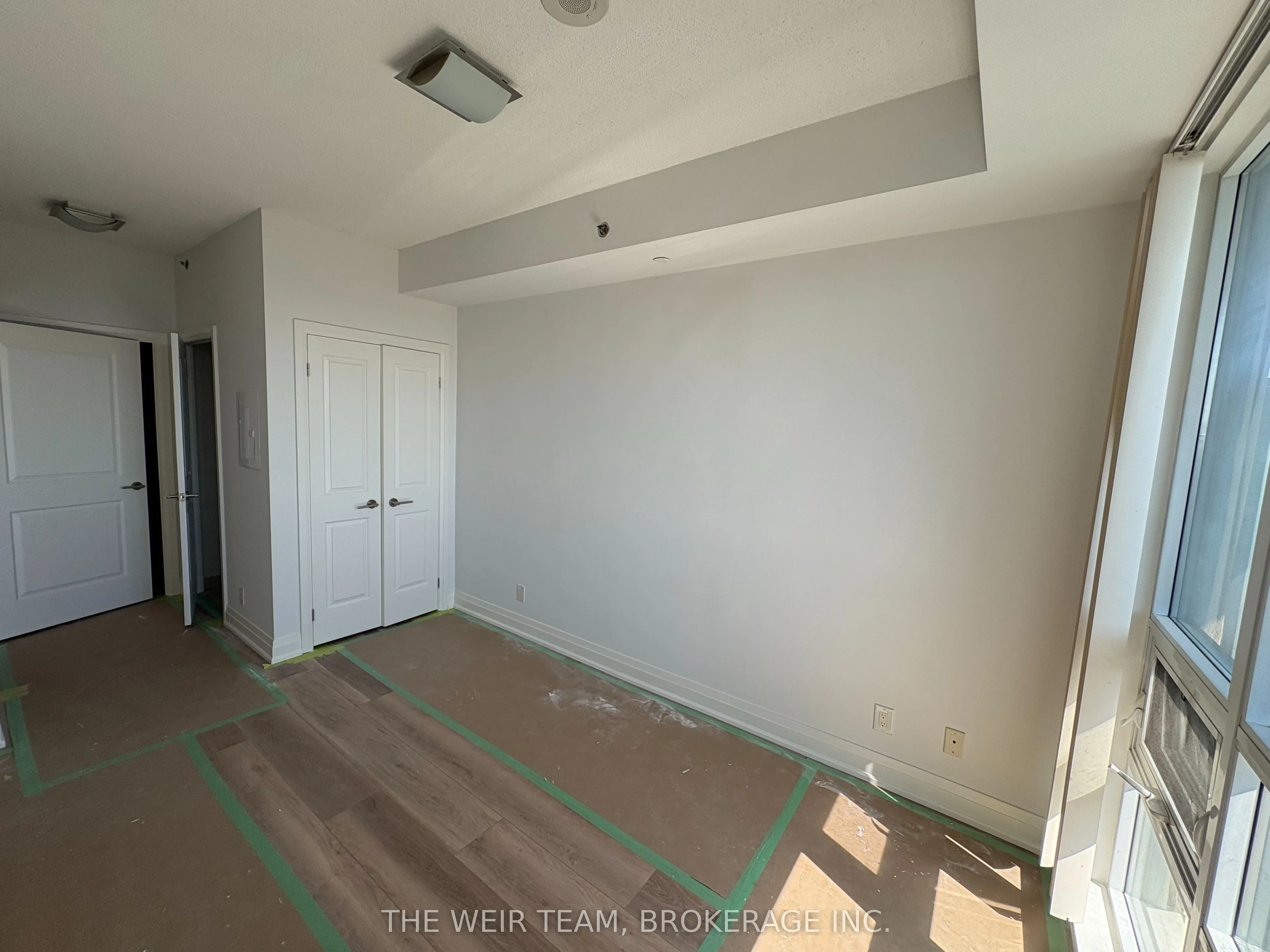 520 Steeles Avenue W, #908