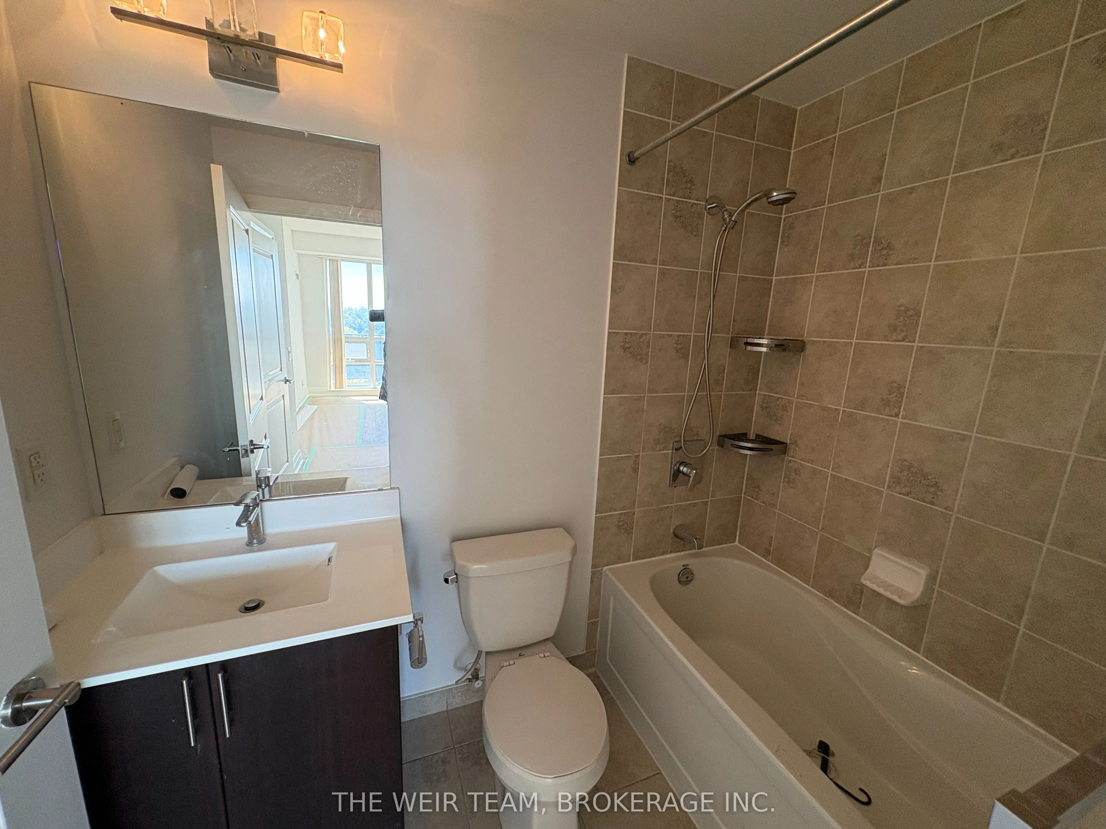 520 Steeles Avenue W, #908