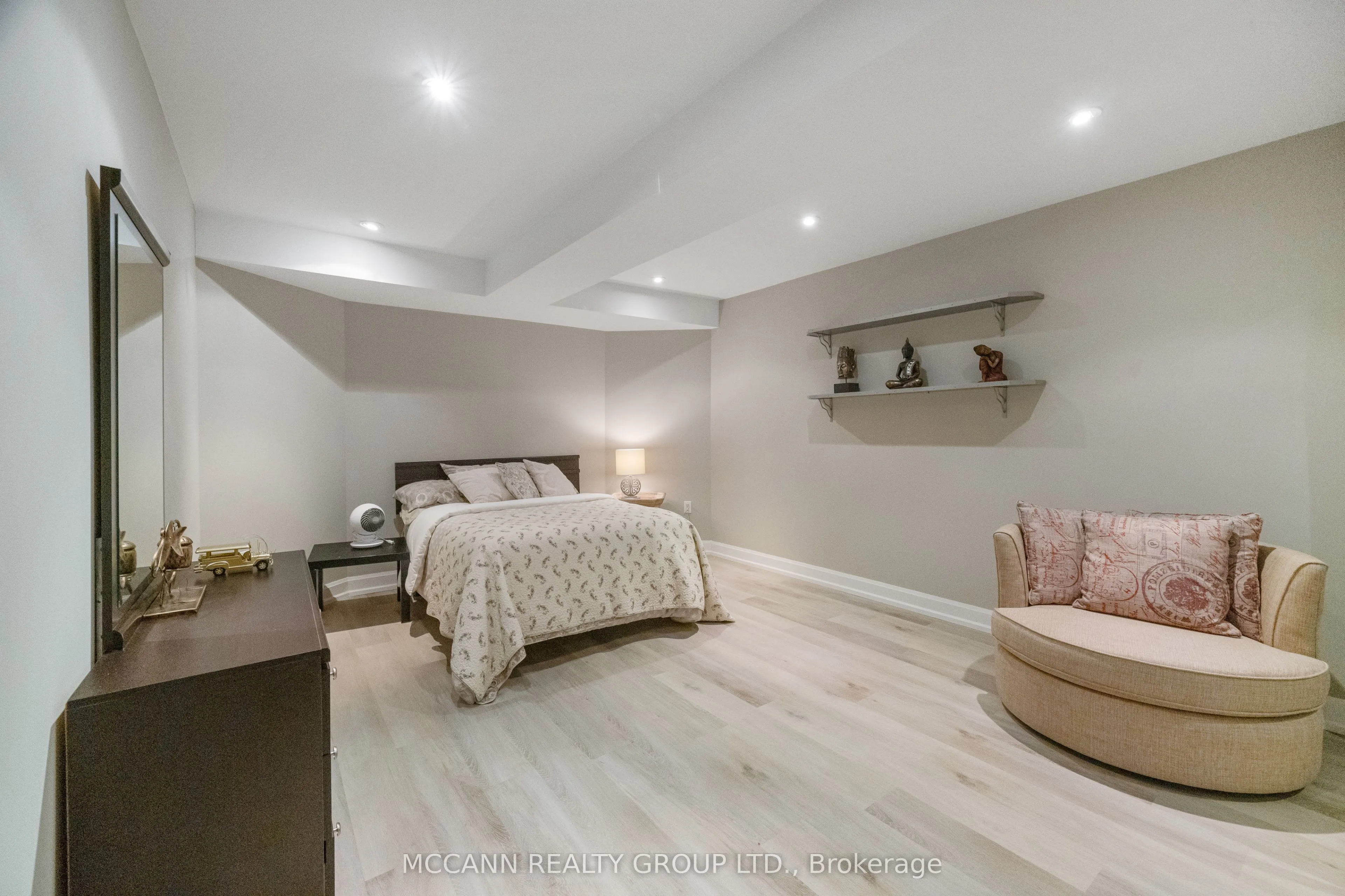 5 Waverley Crescent