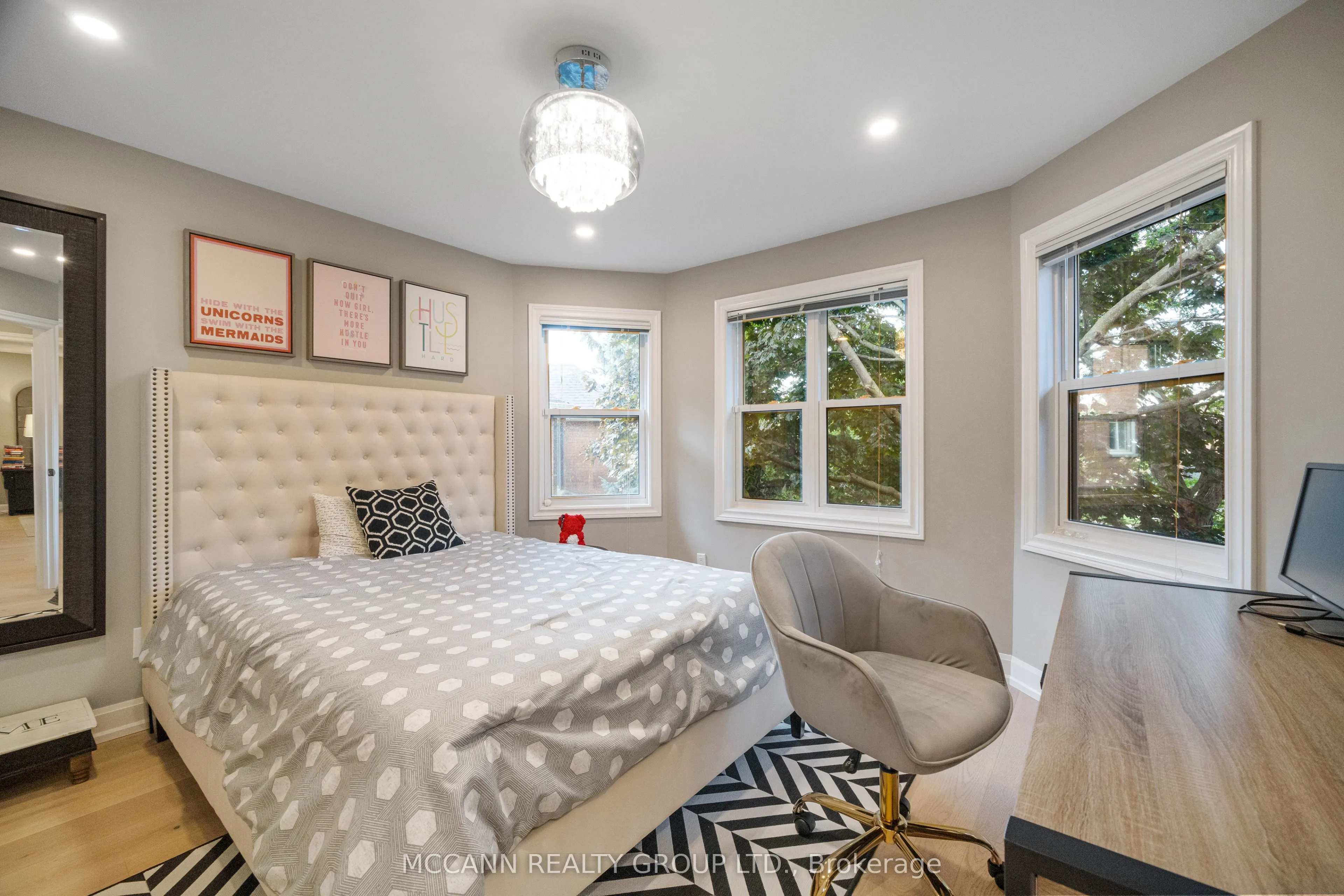 5 Waverley Crescent