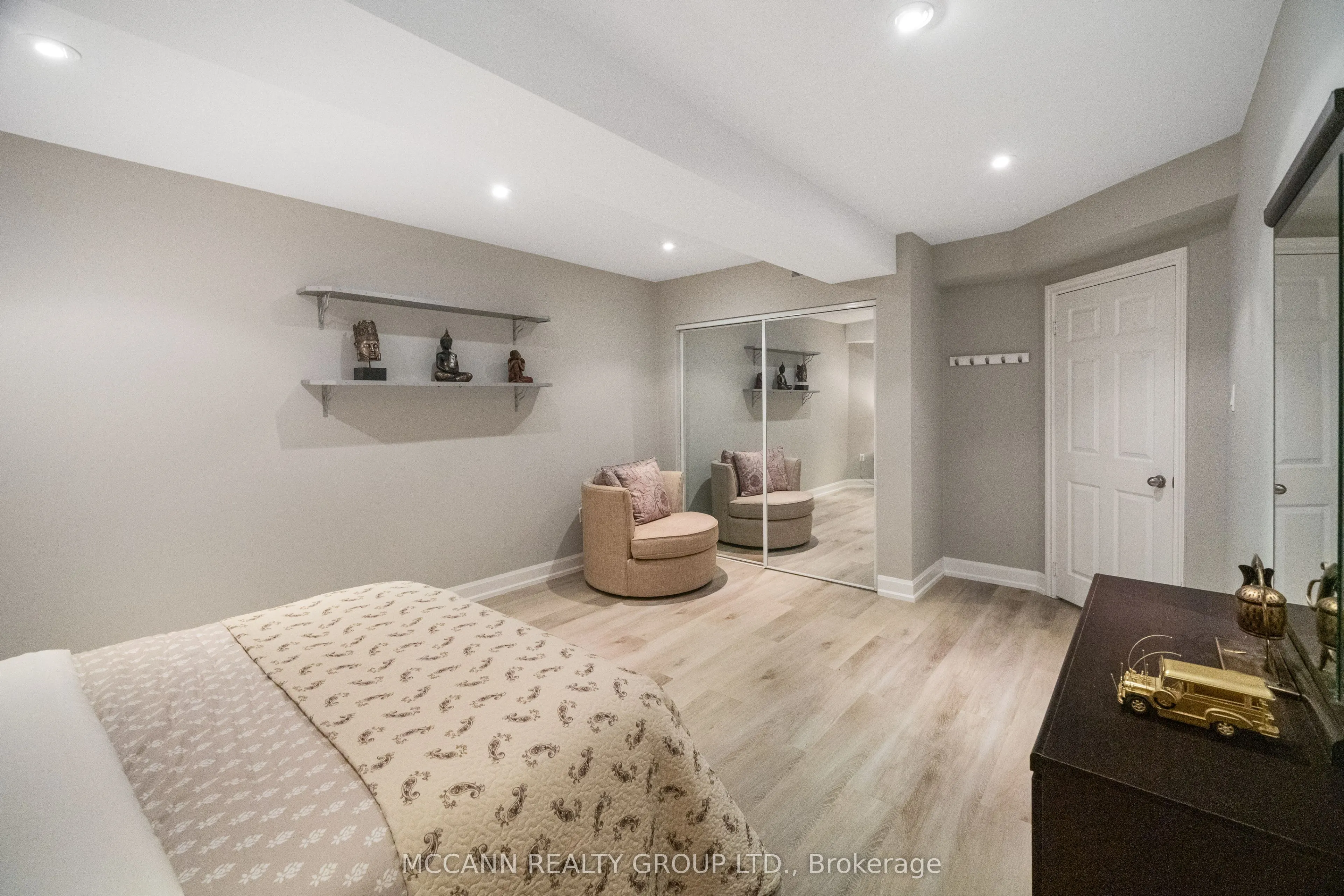 5 Waverley Crescent