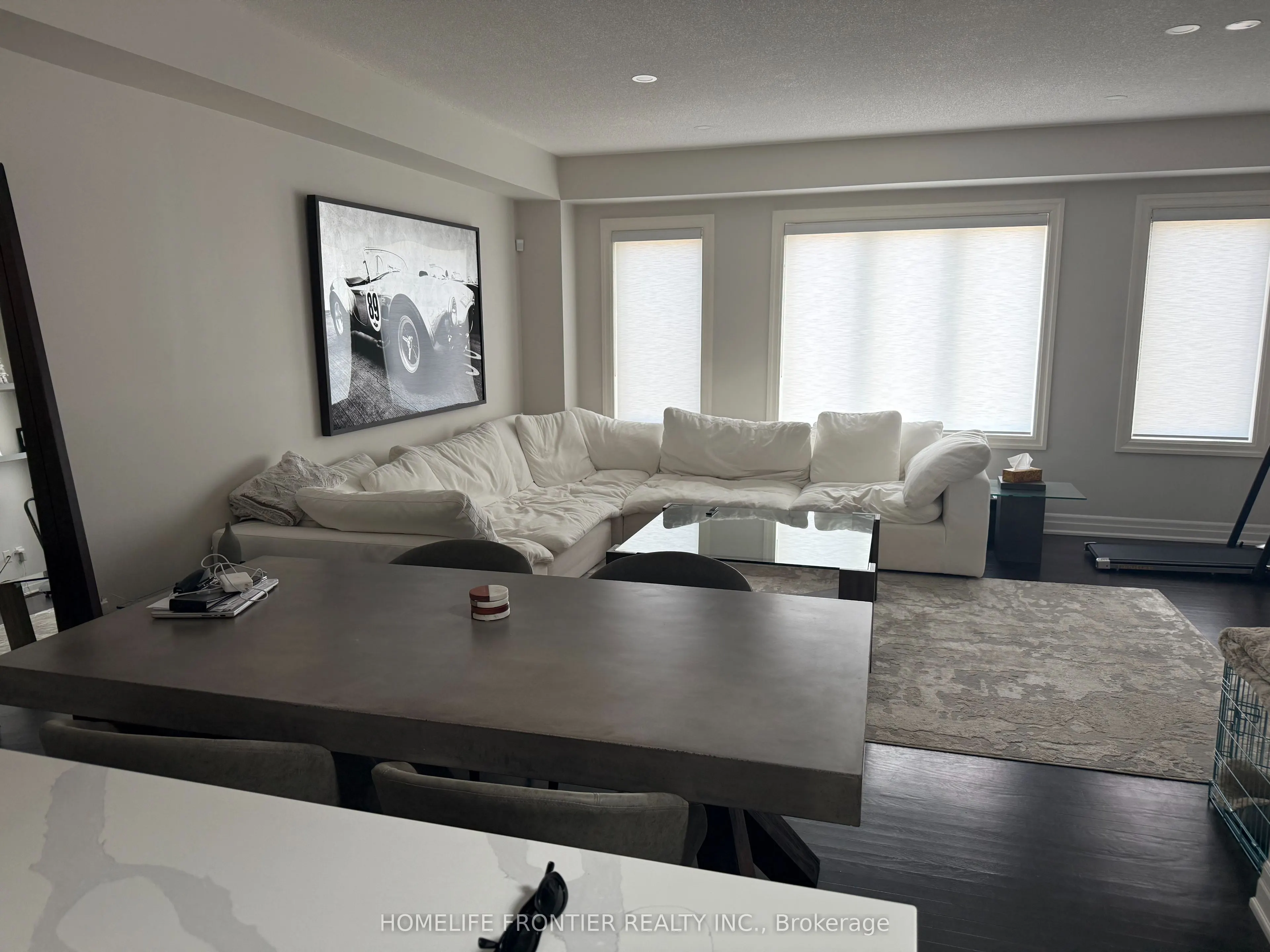 30 Vantage Loop Avenue