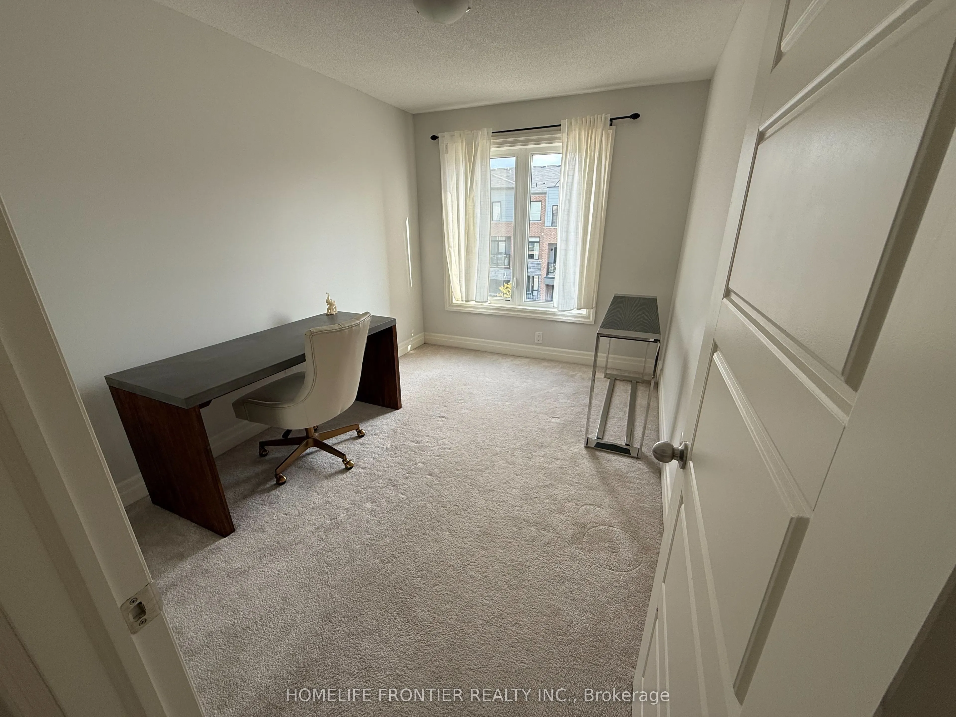 30 Vantage Loop Avenue