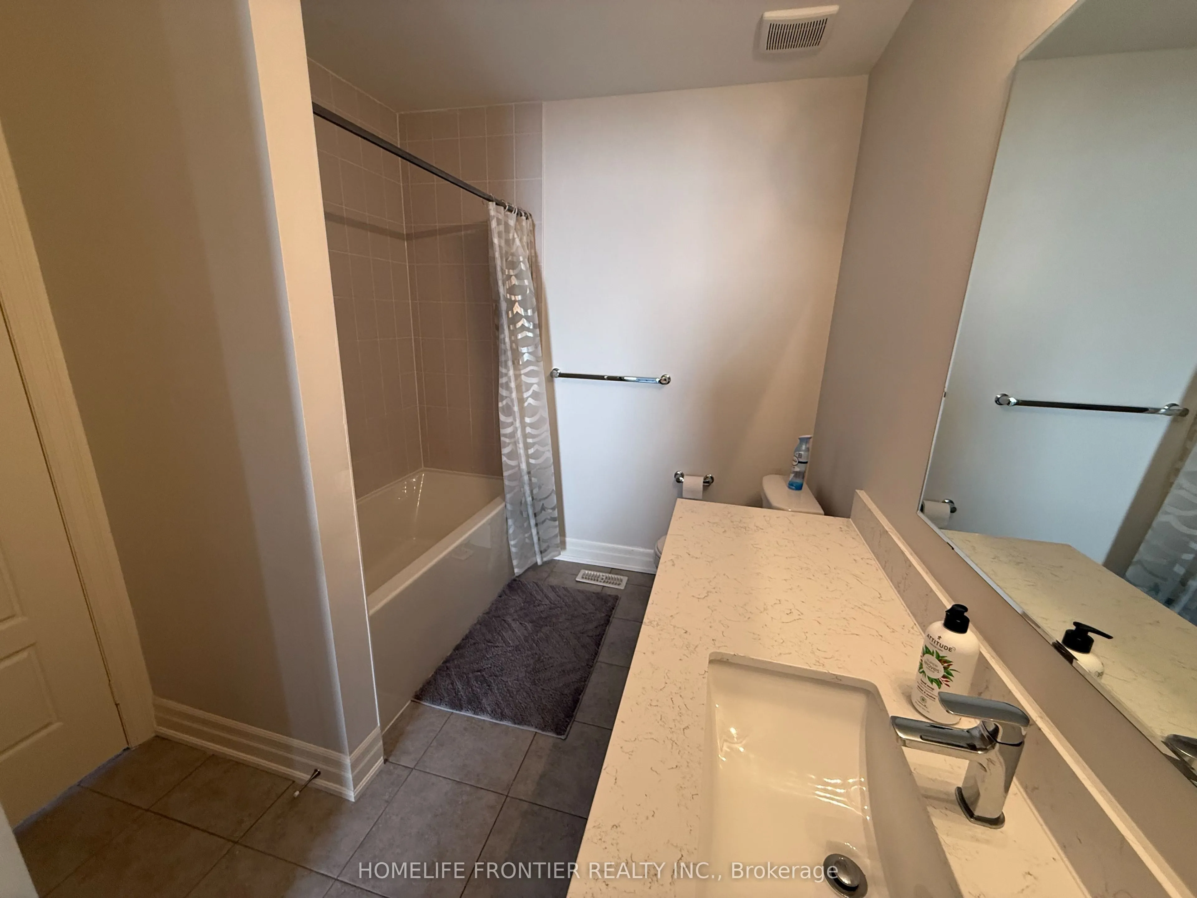 30 Vantage Loop Avenue