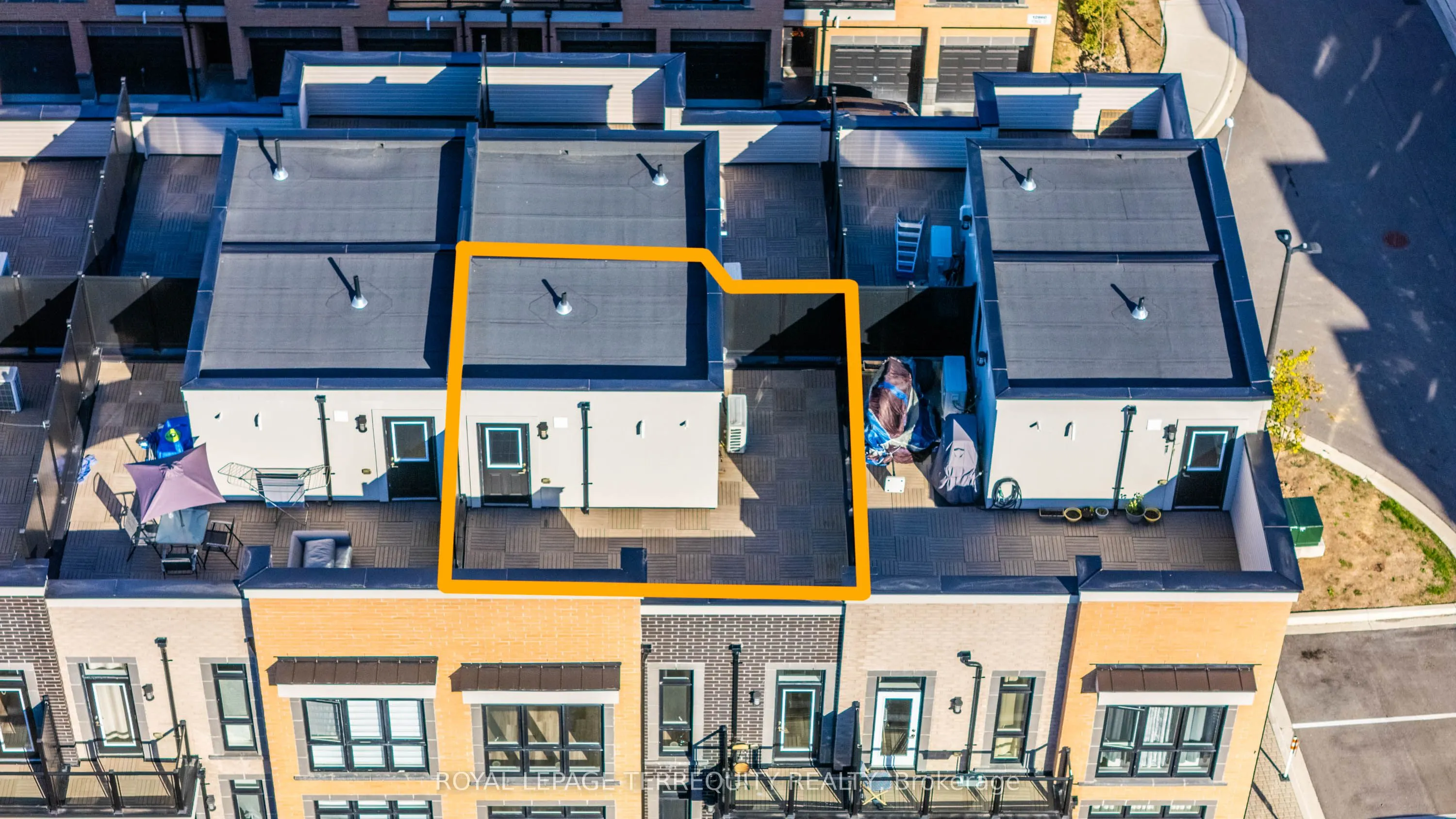 8 Sayers Lane, #17