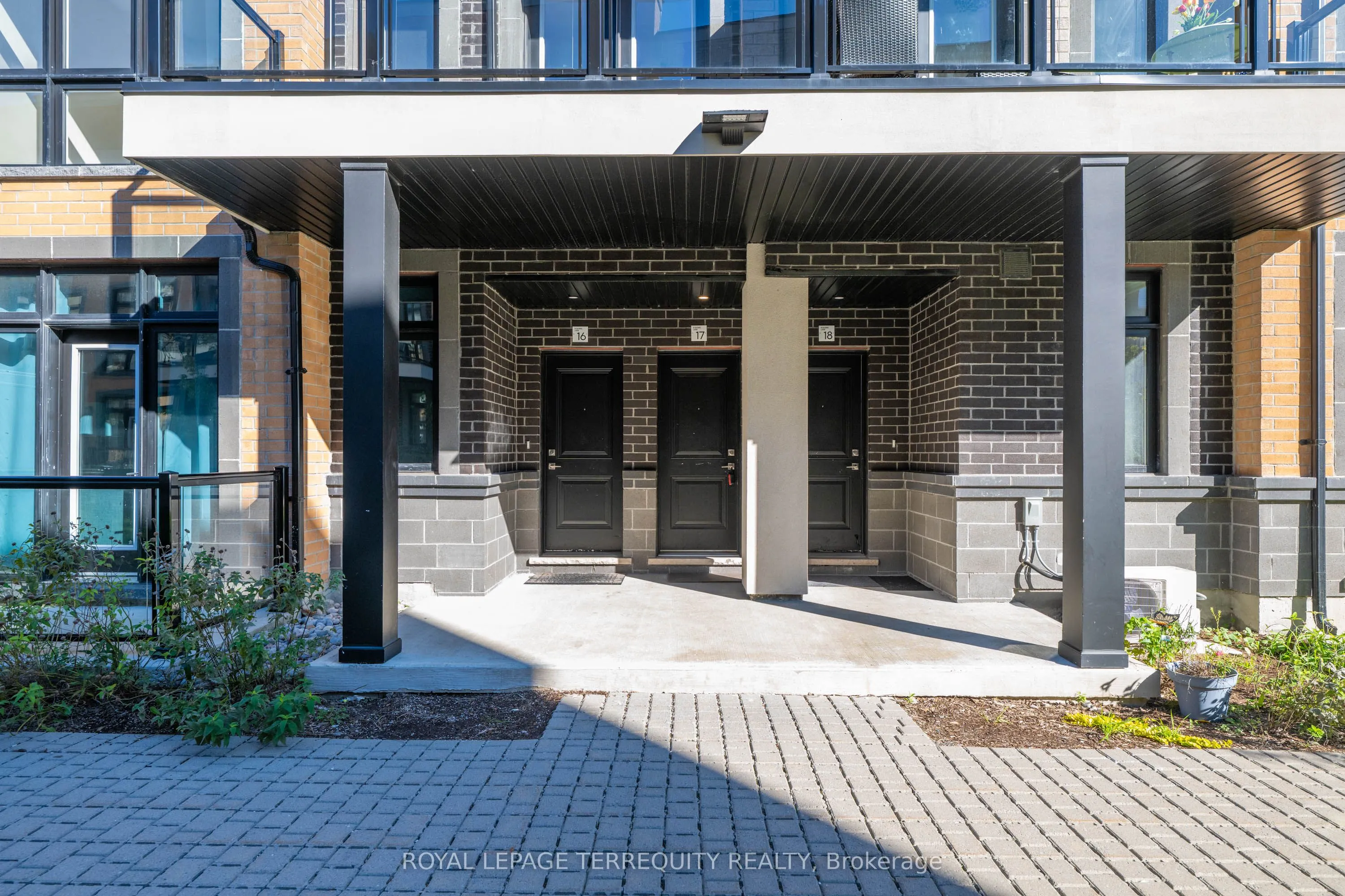 8 Sayers Lane, #17