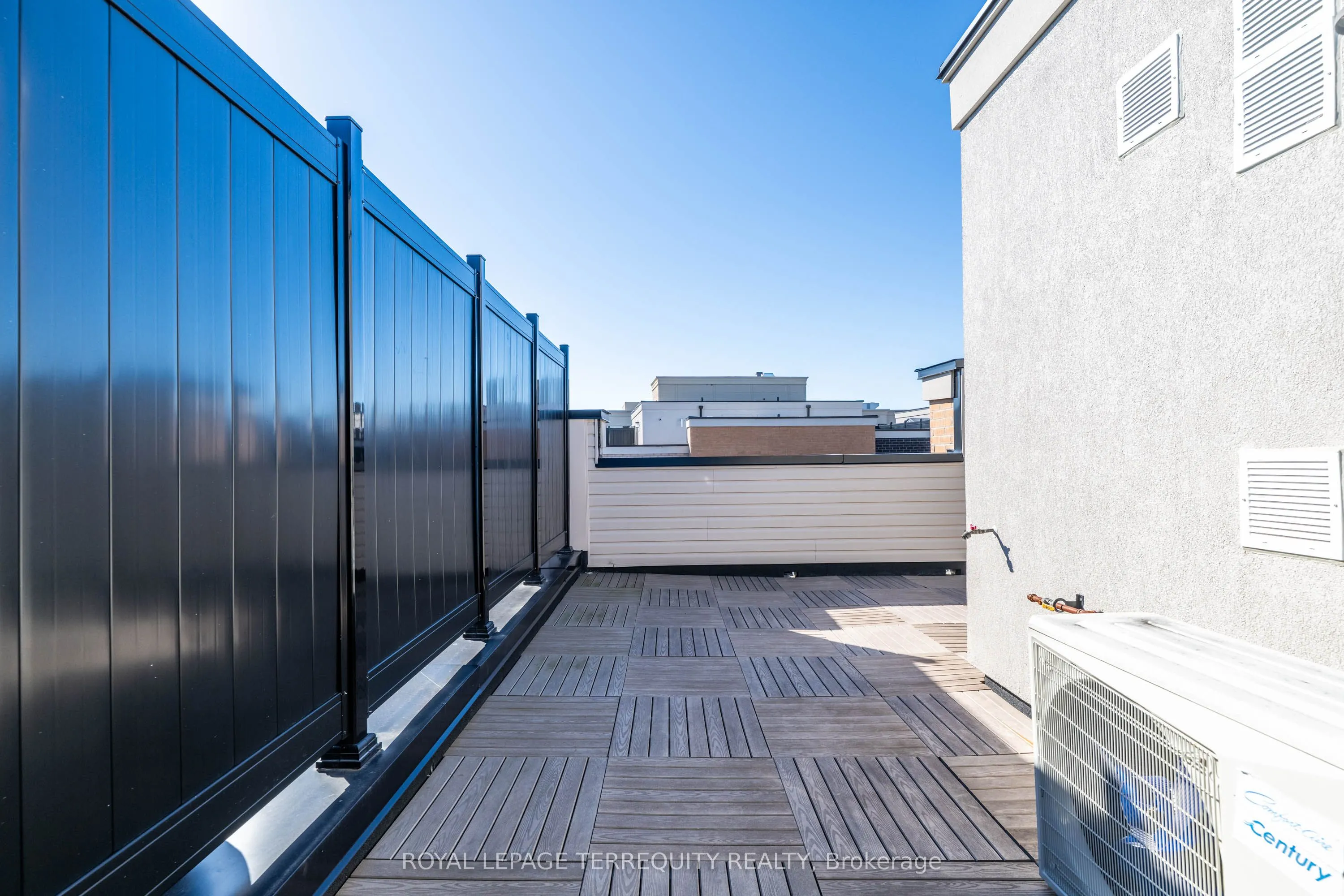 8 Sayers Lane, #17