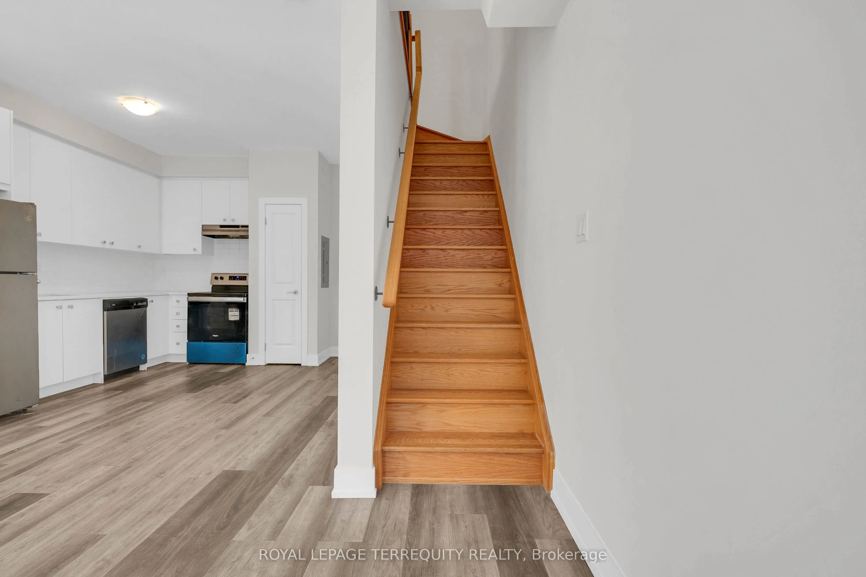 8 Sayers Lane, #17