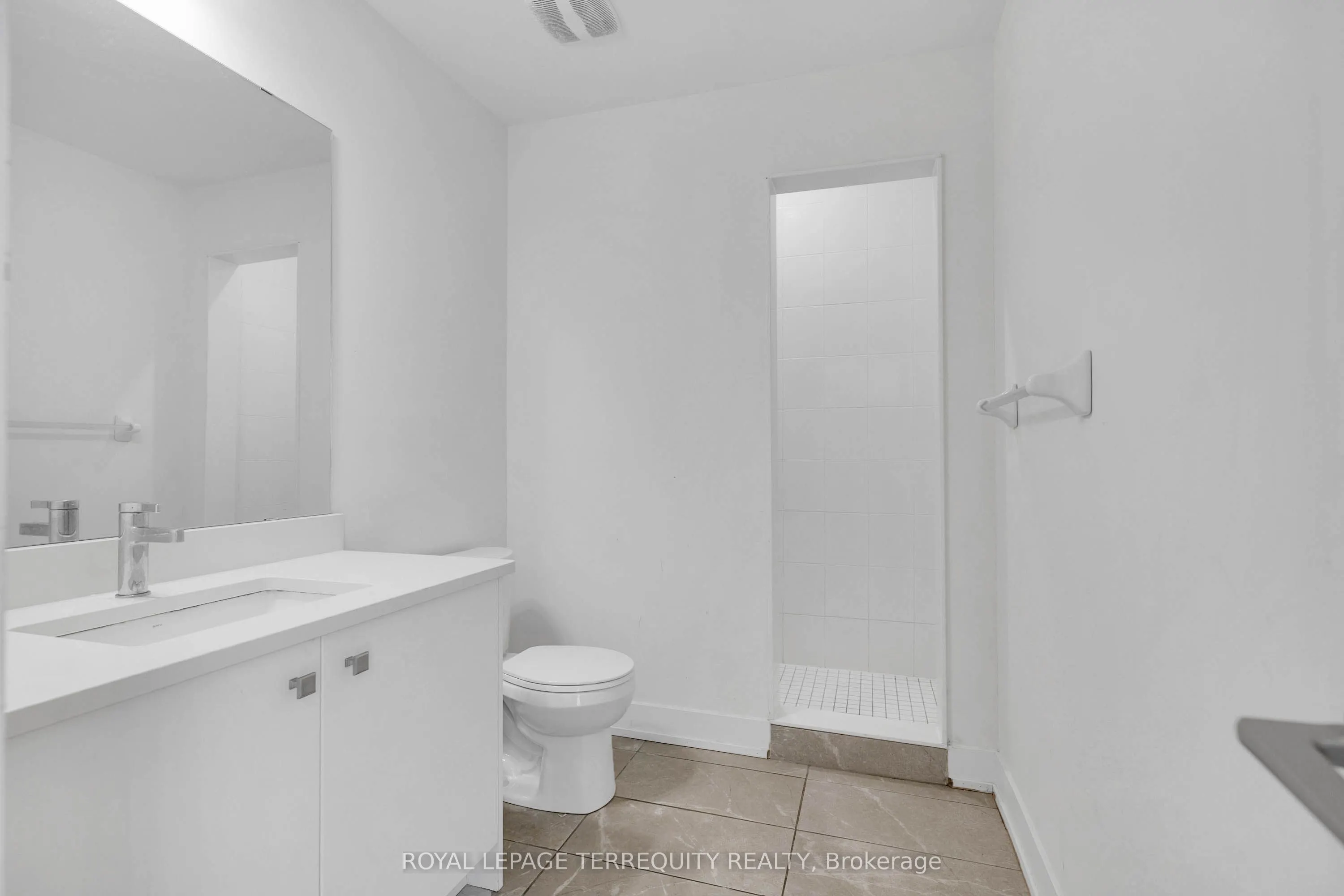 8 Sayers Lane, #17