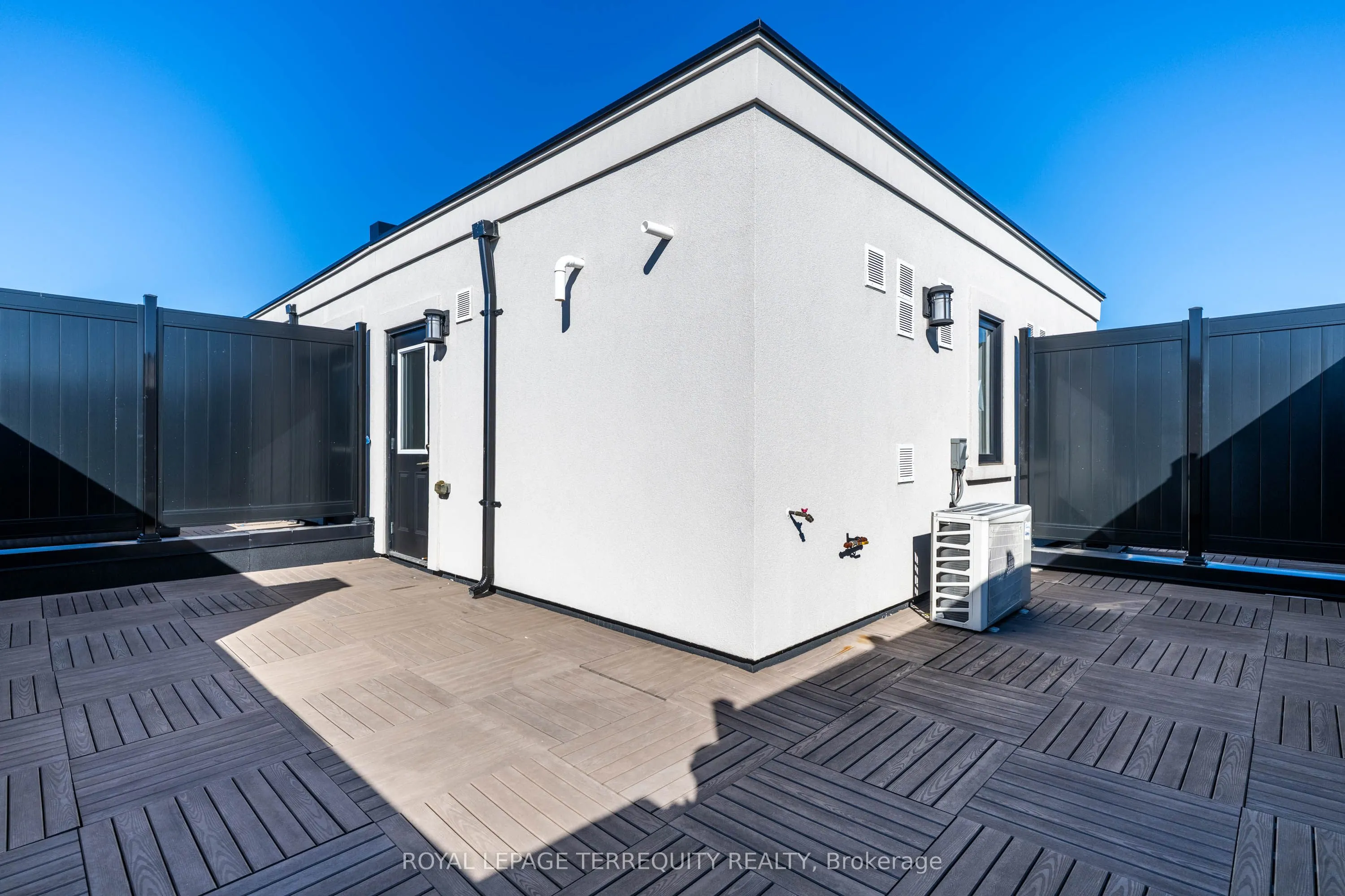 8 Sayers Lane, #17