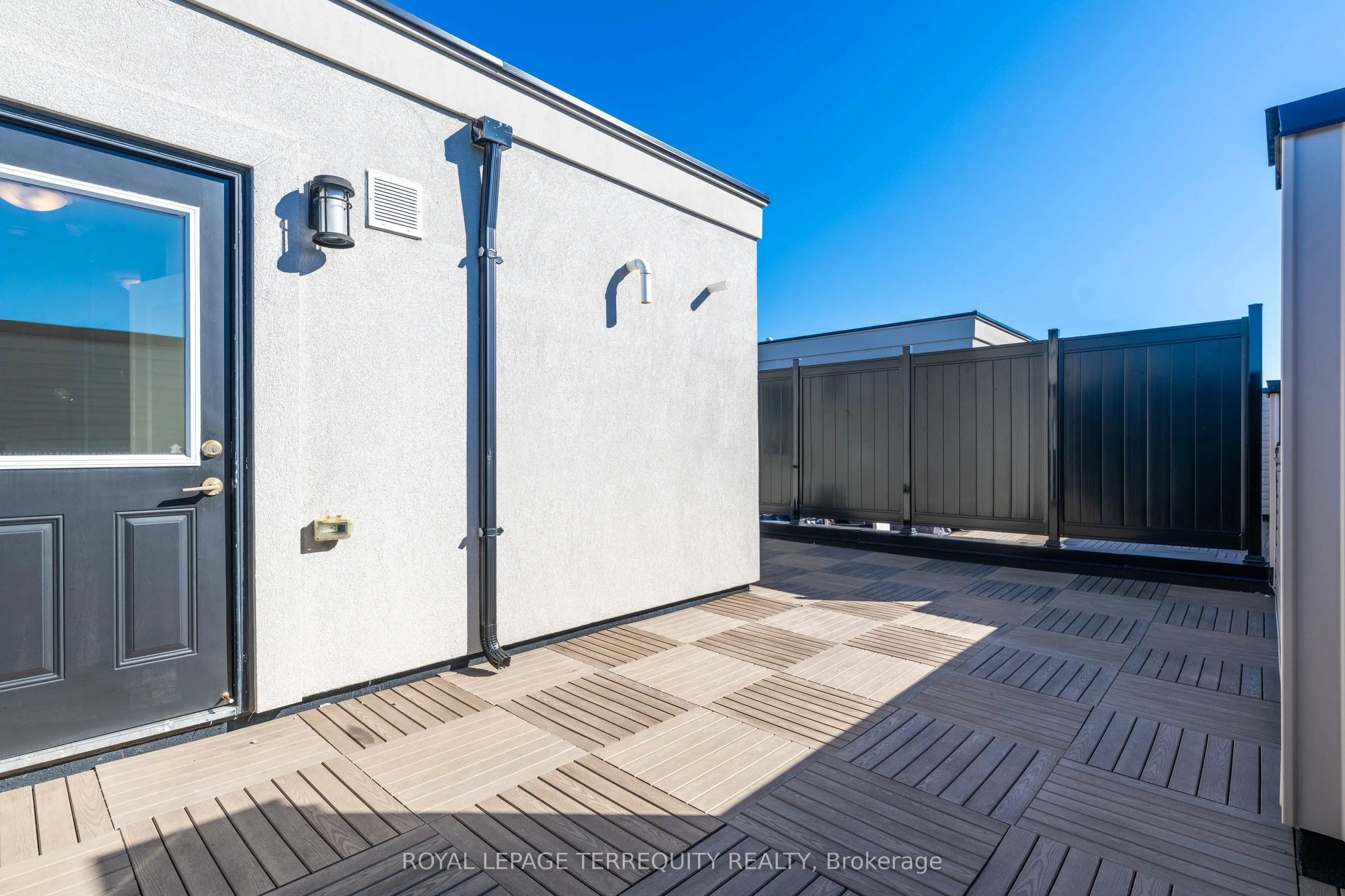 8 Sayers Lane, #17