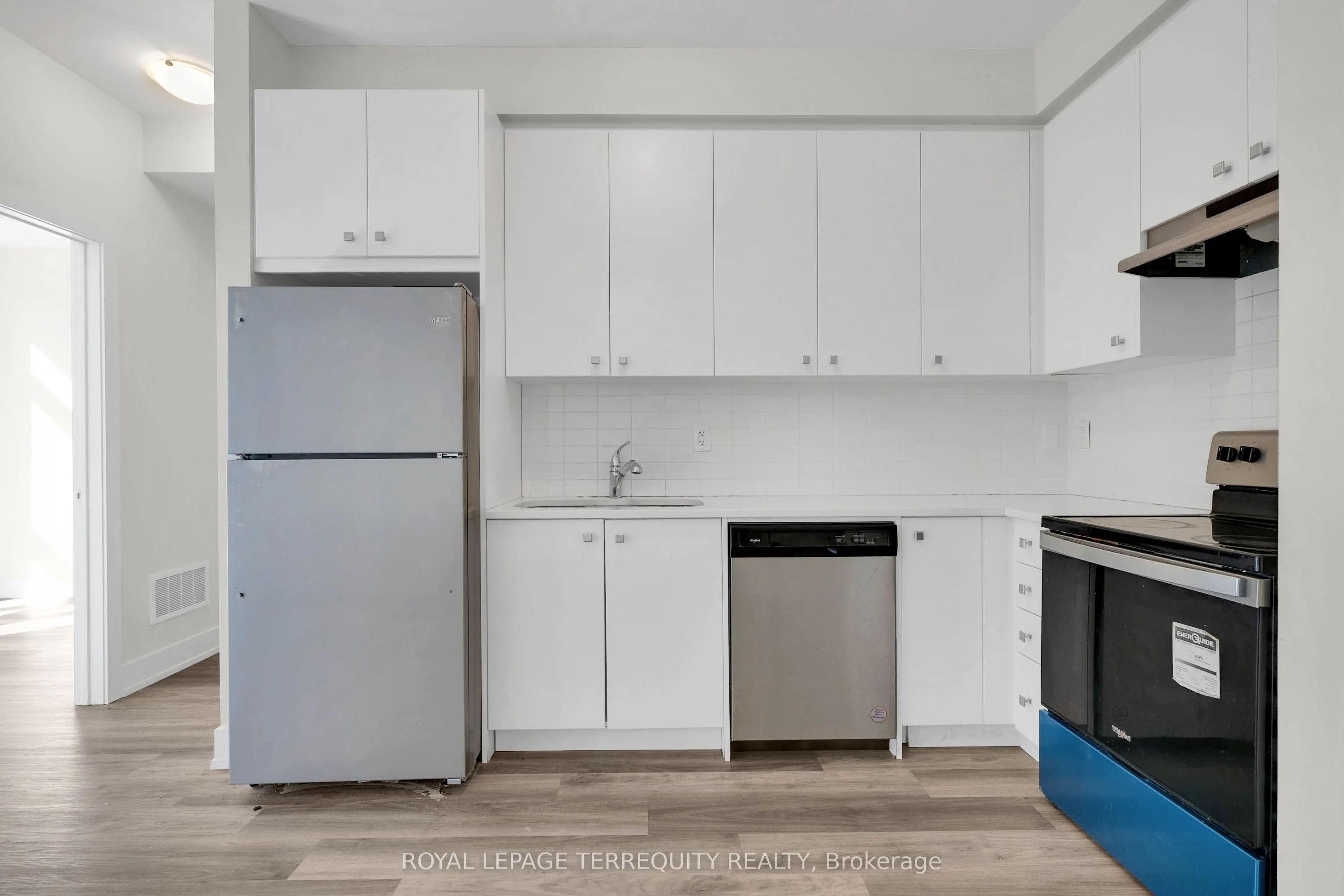 8 Sayers Lane, #17