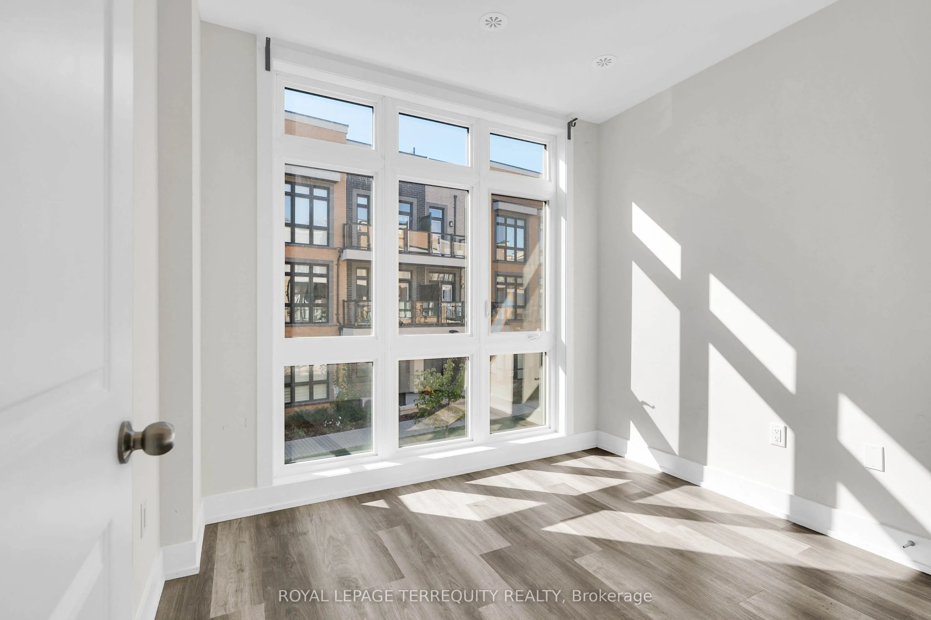 8 Sayers Lane, #17