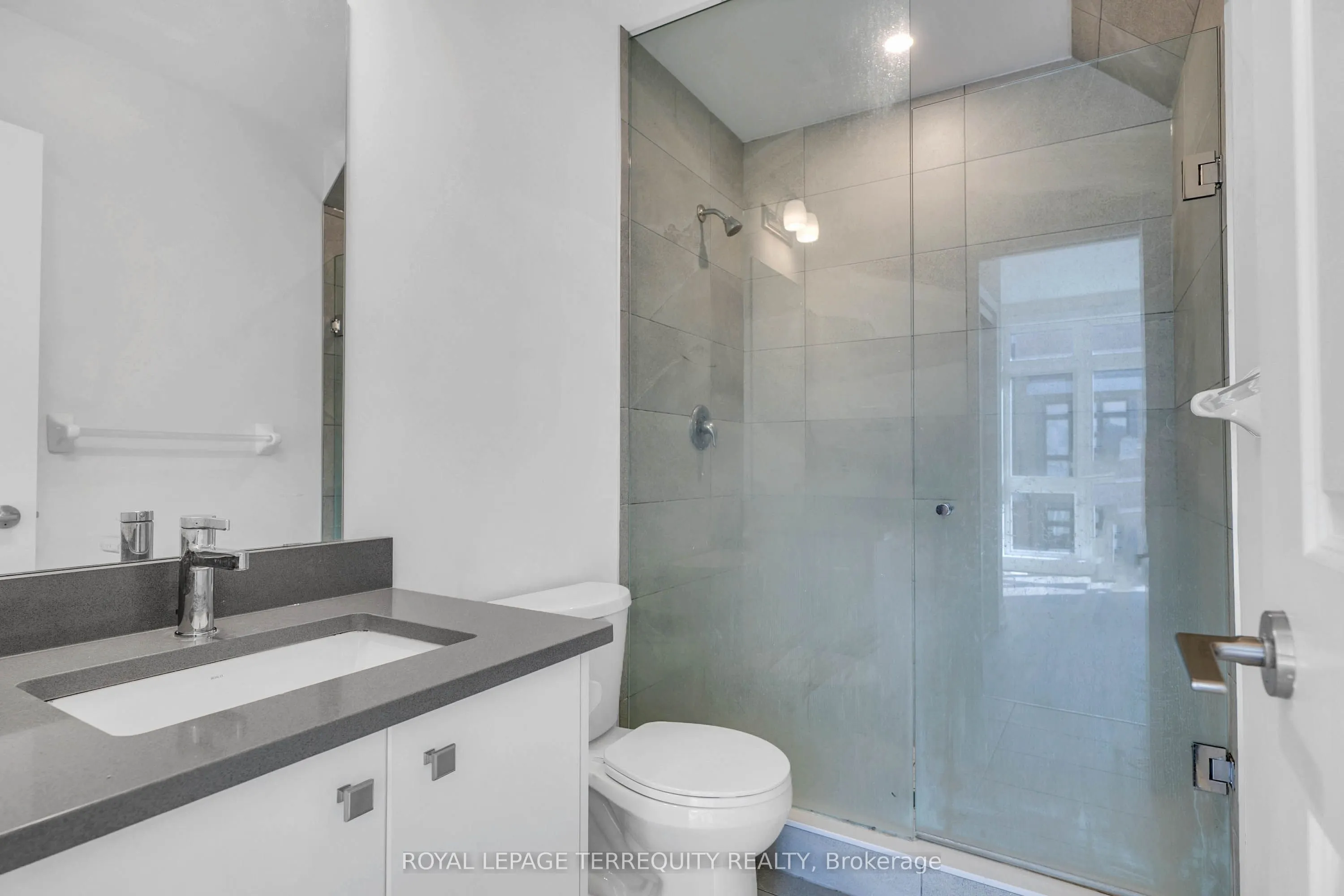 8 Sayers Lane, #17