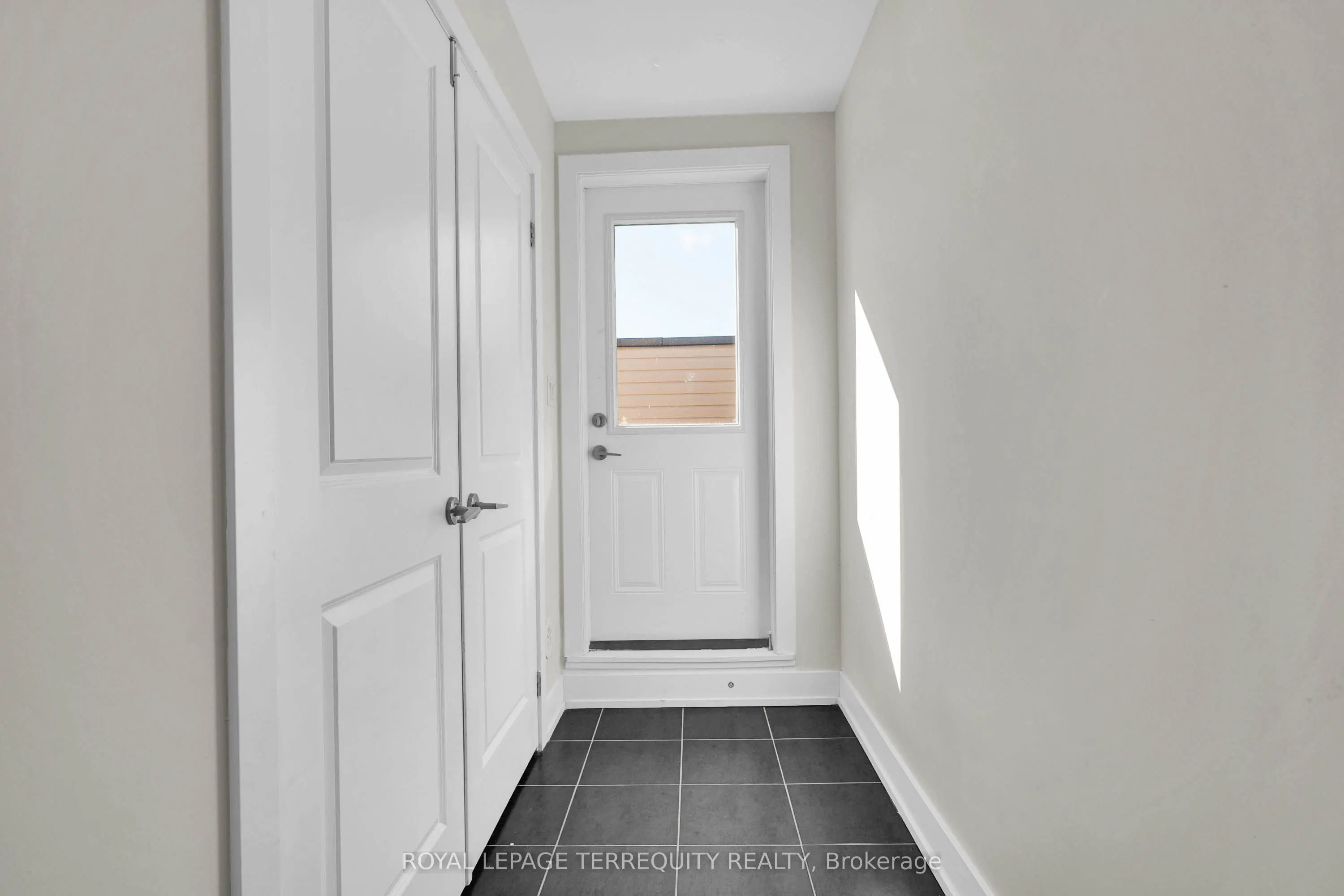 8 Sayers Lane, #17