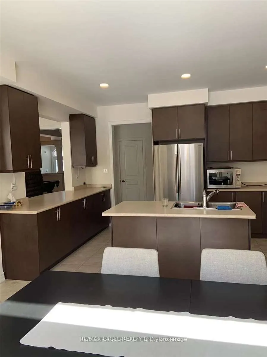 1100 Stuffles Crescent