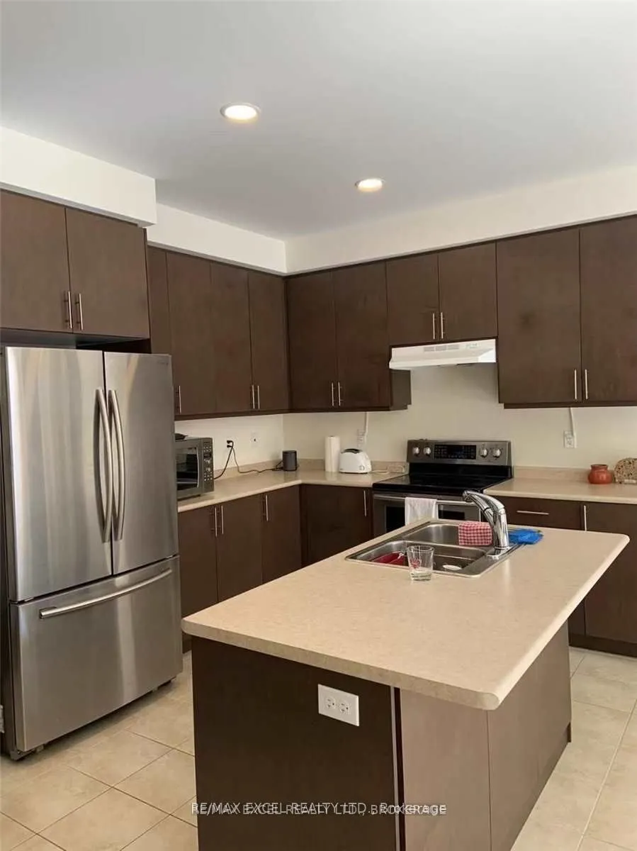 1100 Stuffles Crescent