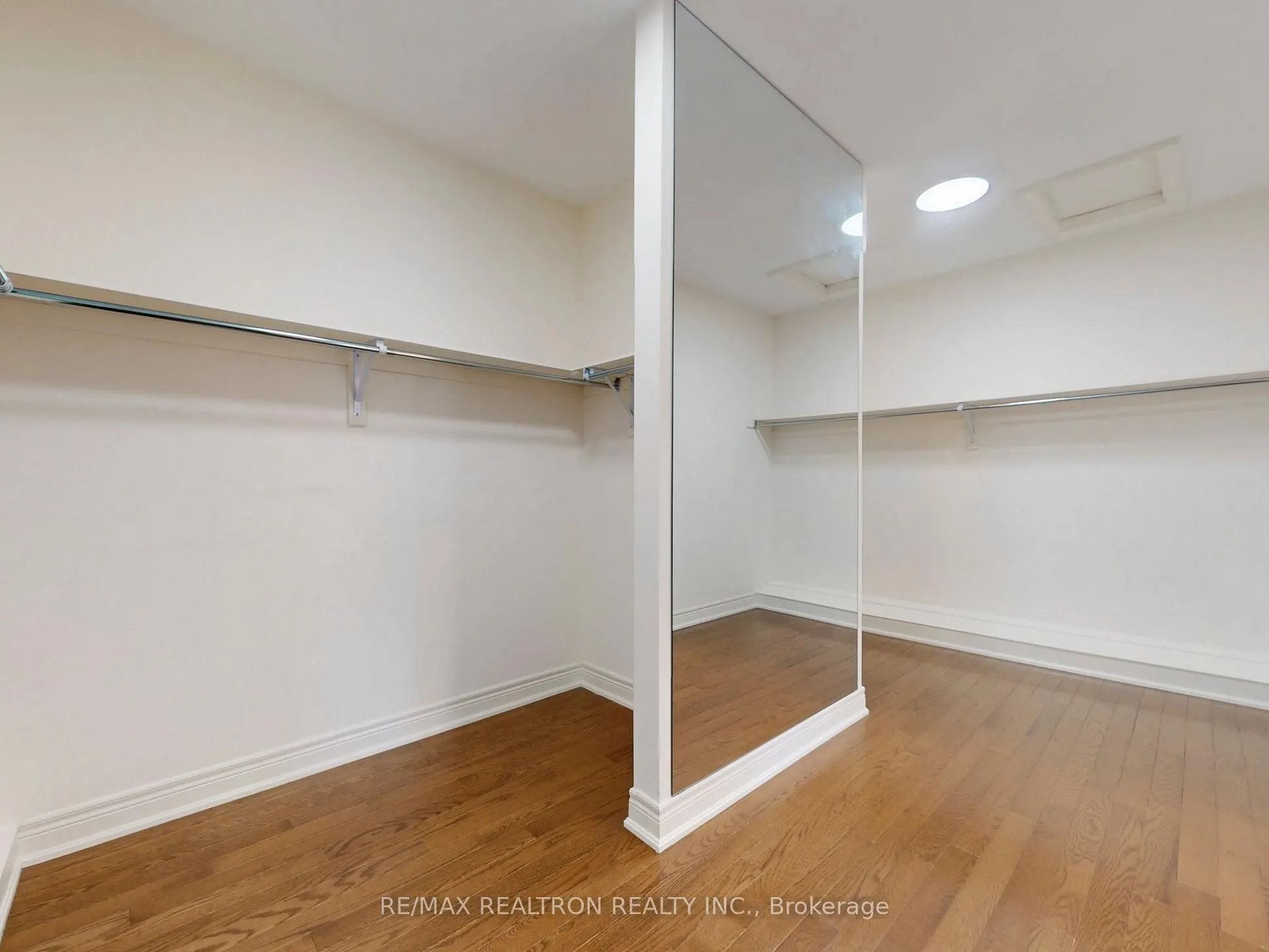 1 Conger Street