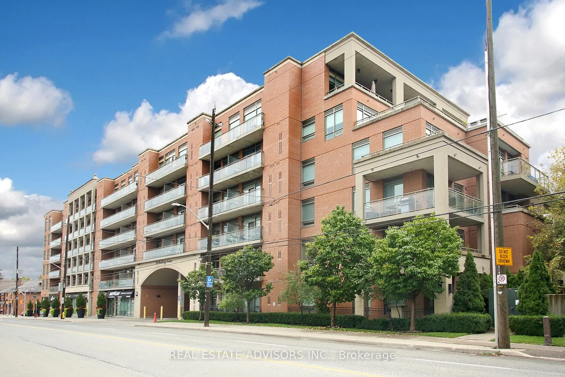 281 Woodbridge Avenue, #PH642