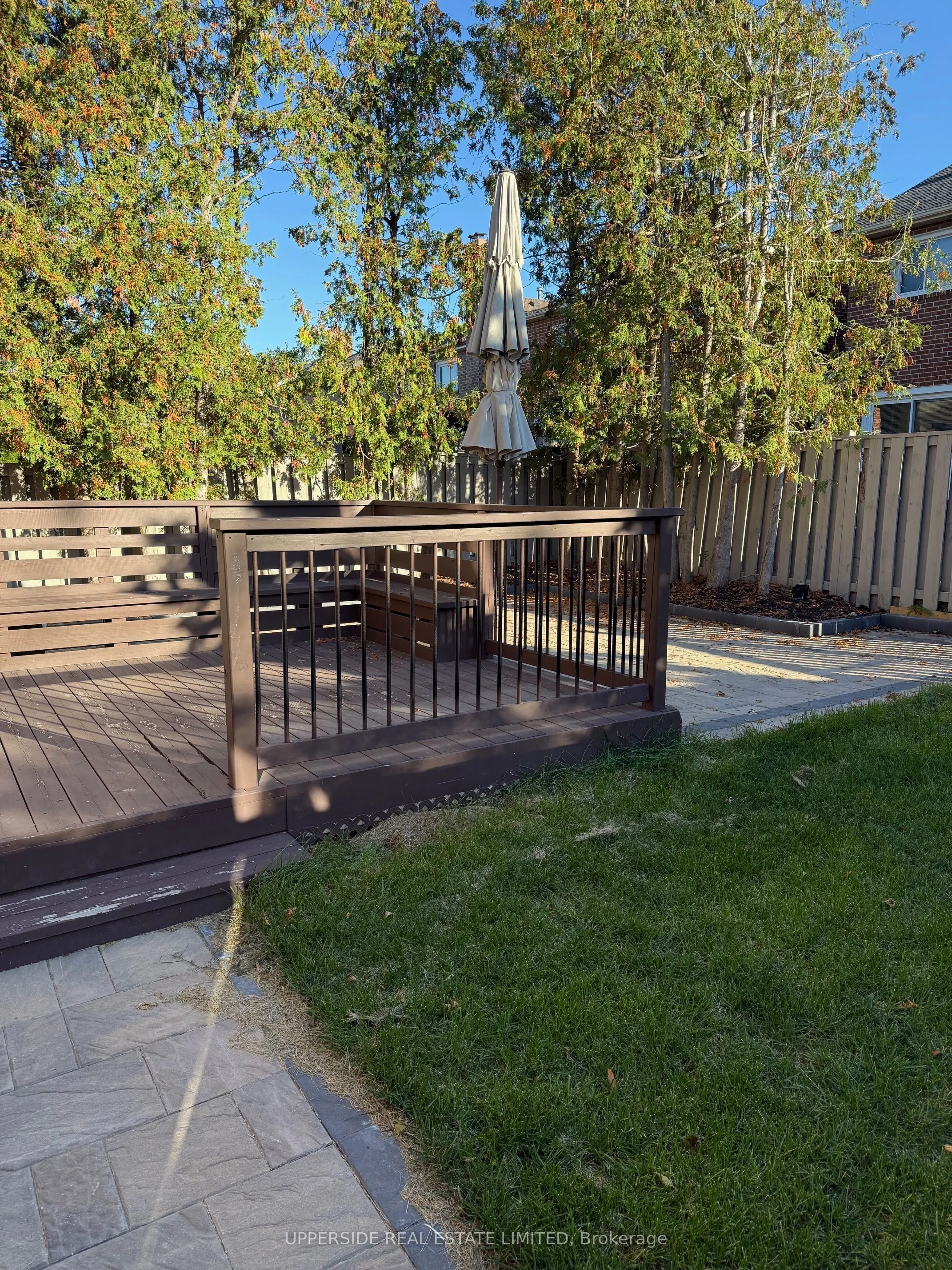 51 Jessica Gdns Gardens