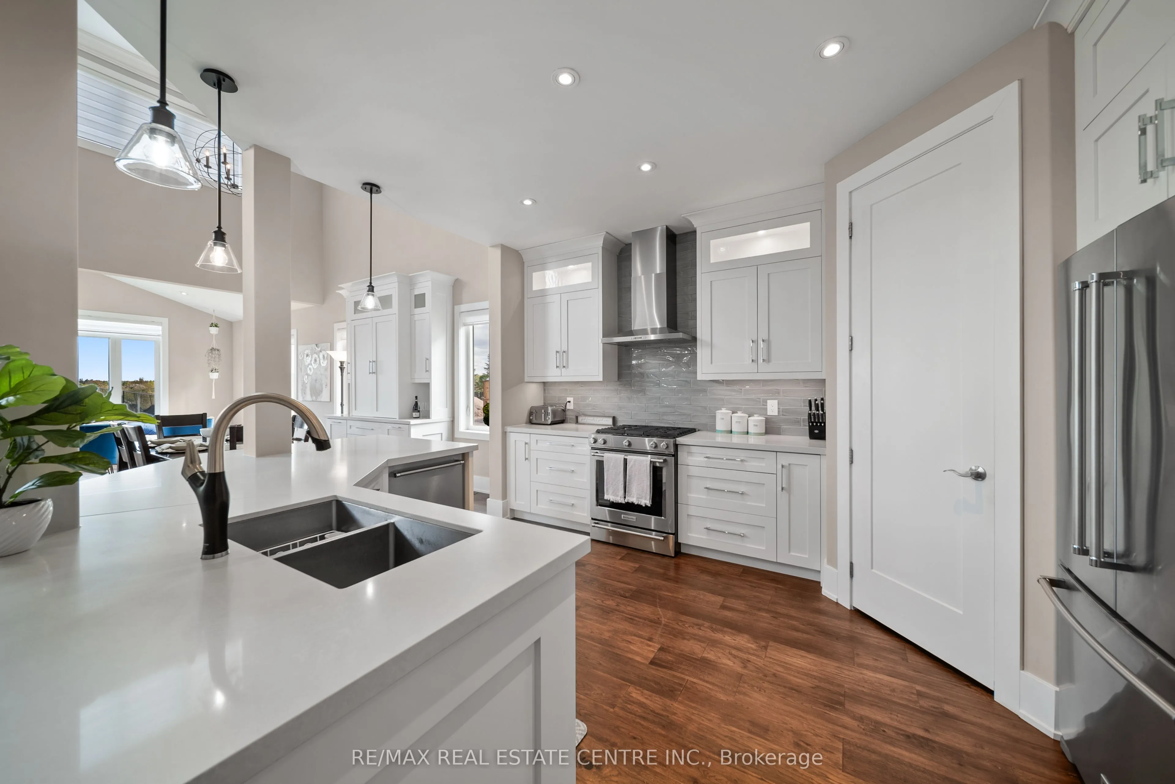 303 Sunnybrae Avenue