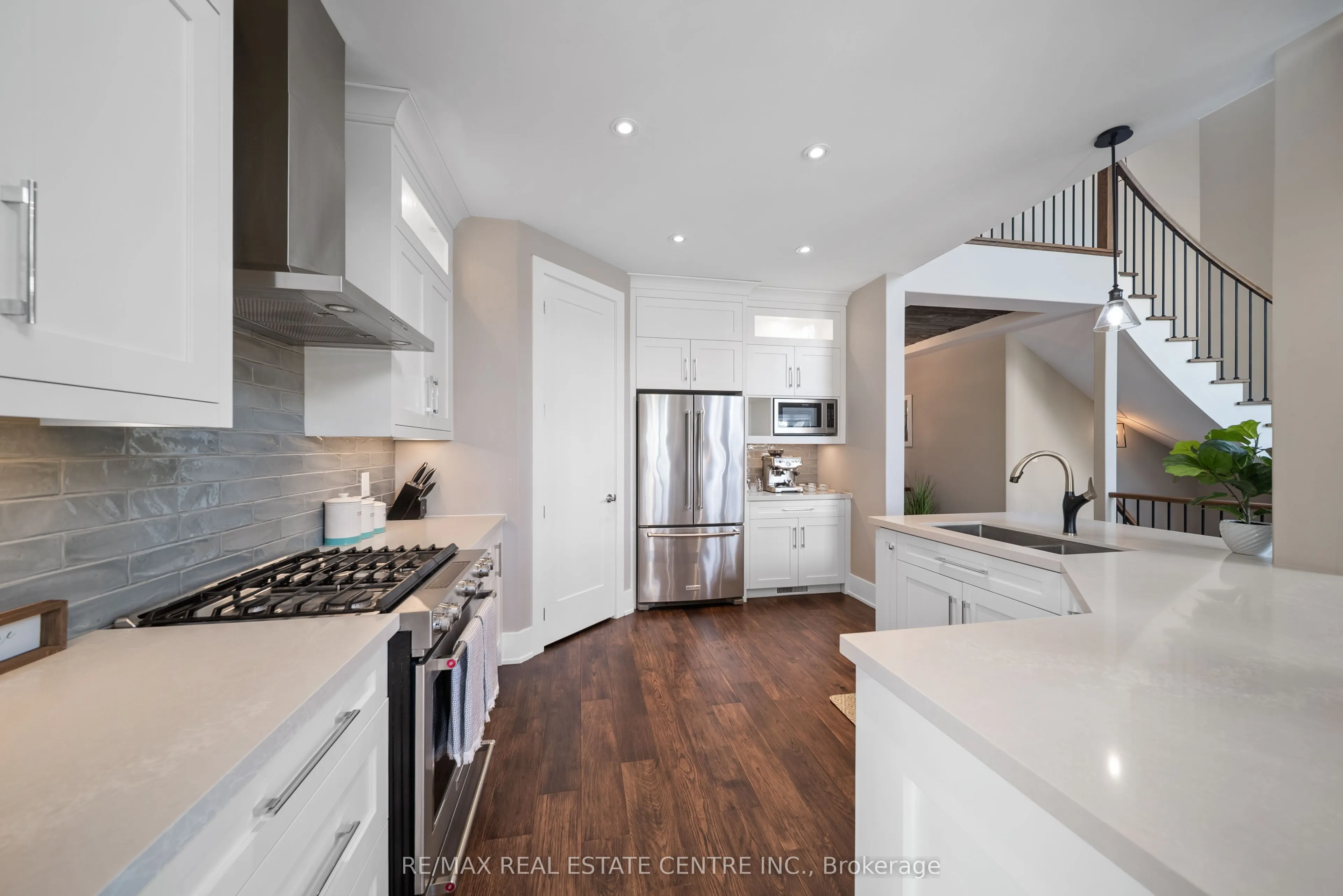 303 Sunnybrae Avenue