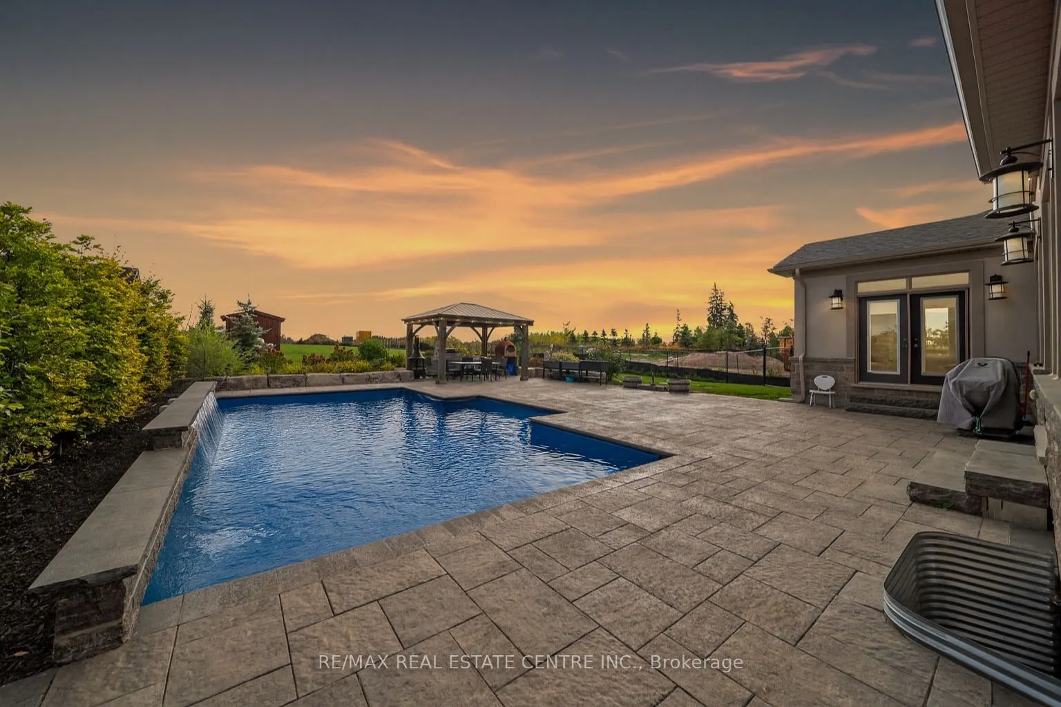 303 Sunnybrae Avenue