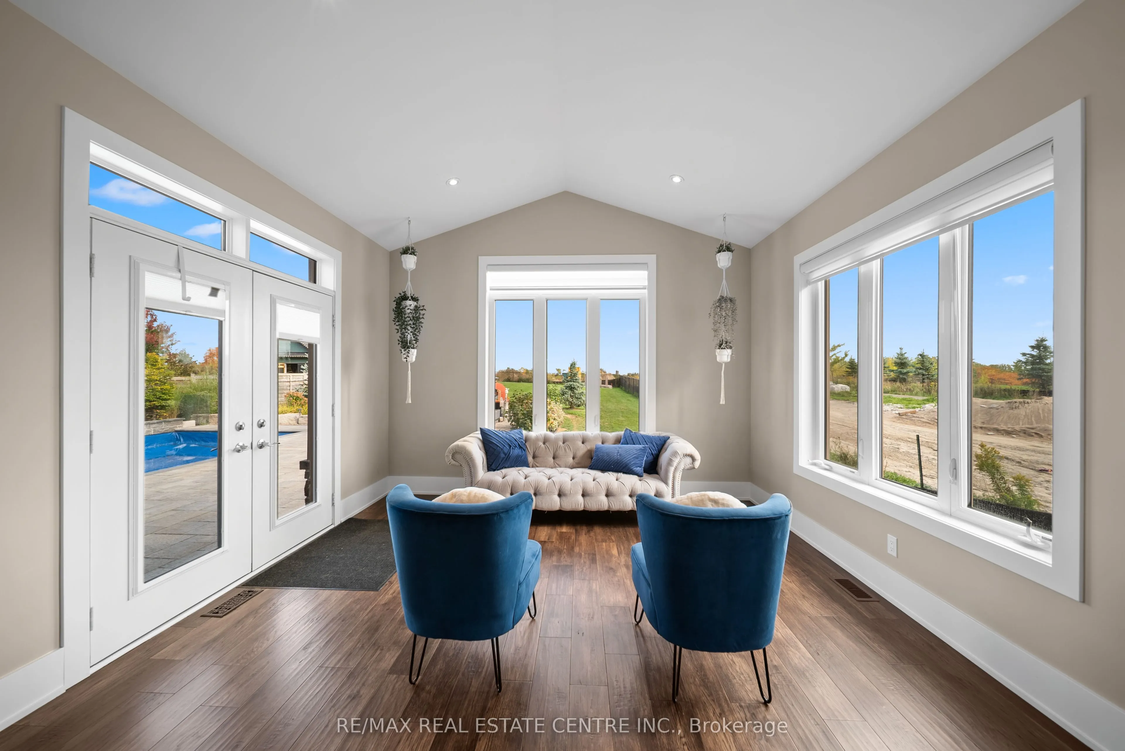 303 Sunnybrae Avenue